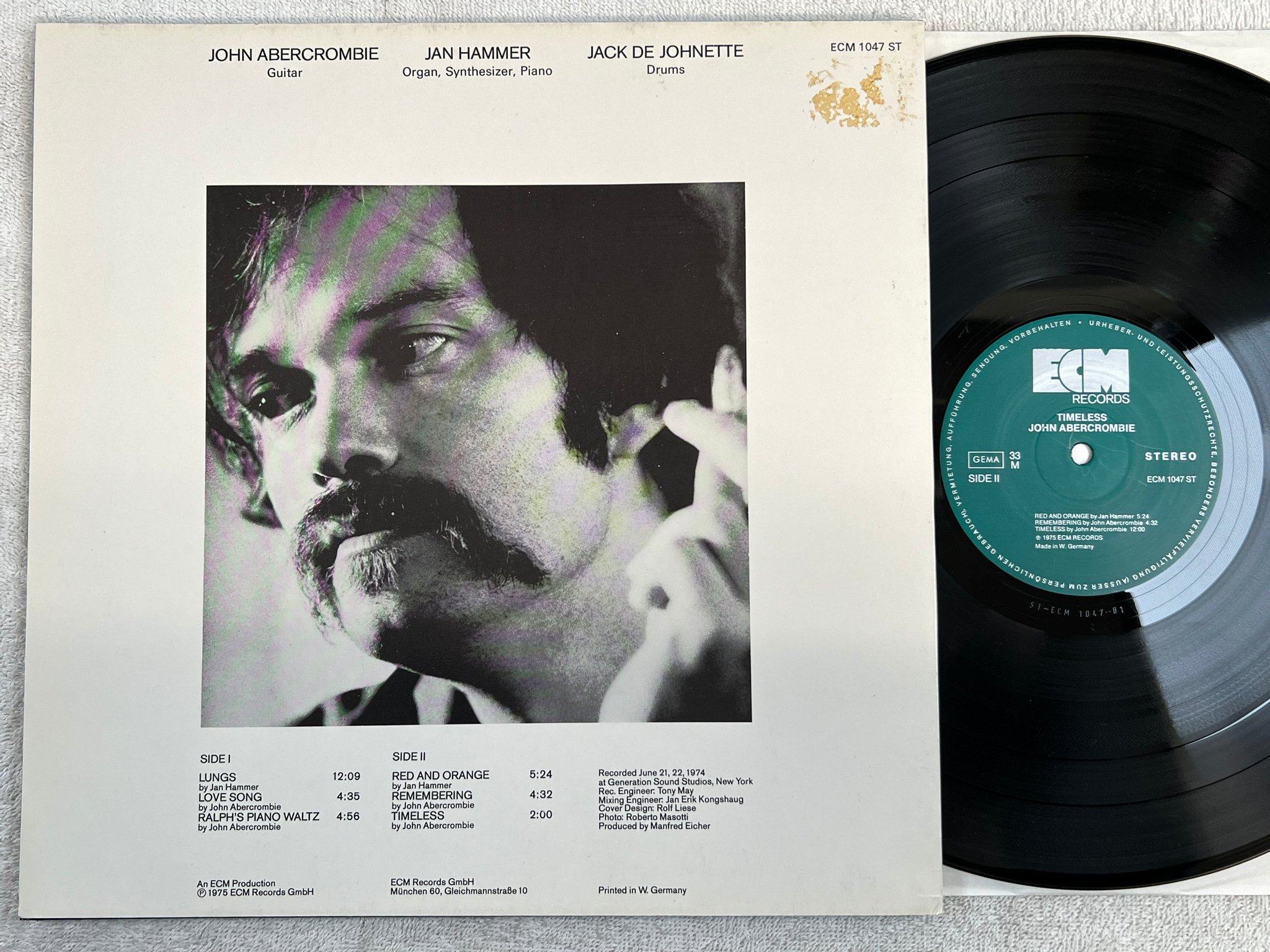 Omslagsbild för skivan JOHN ABERCROMBIE timeless LP -75 Ger ECM 1047 ST 