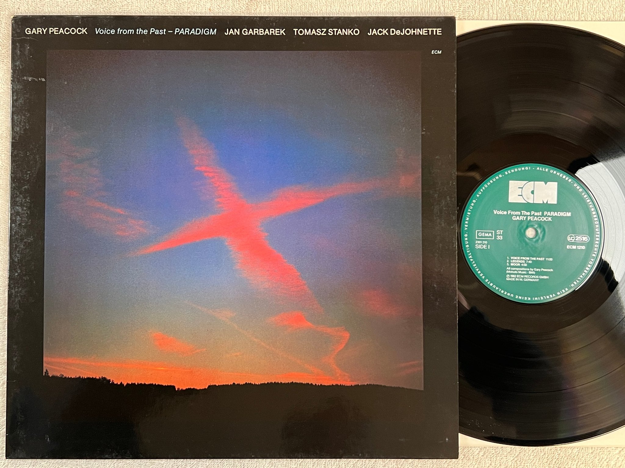 Omslagsbild för skivan GARY PEACOCK voice from the past paradigm LP -82 Ger ECM 1210