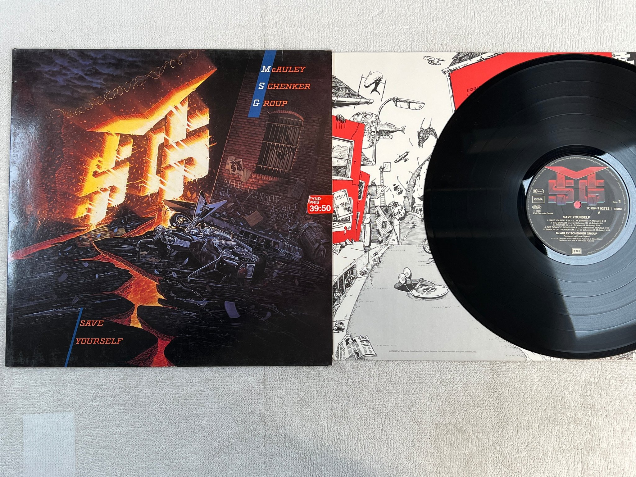 Omslagsbild för skivan McAULEY SCHENKER GROUP save yourself LP -89 Ger EMI 1C 064-7927521