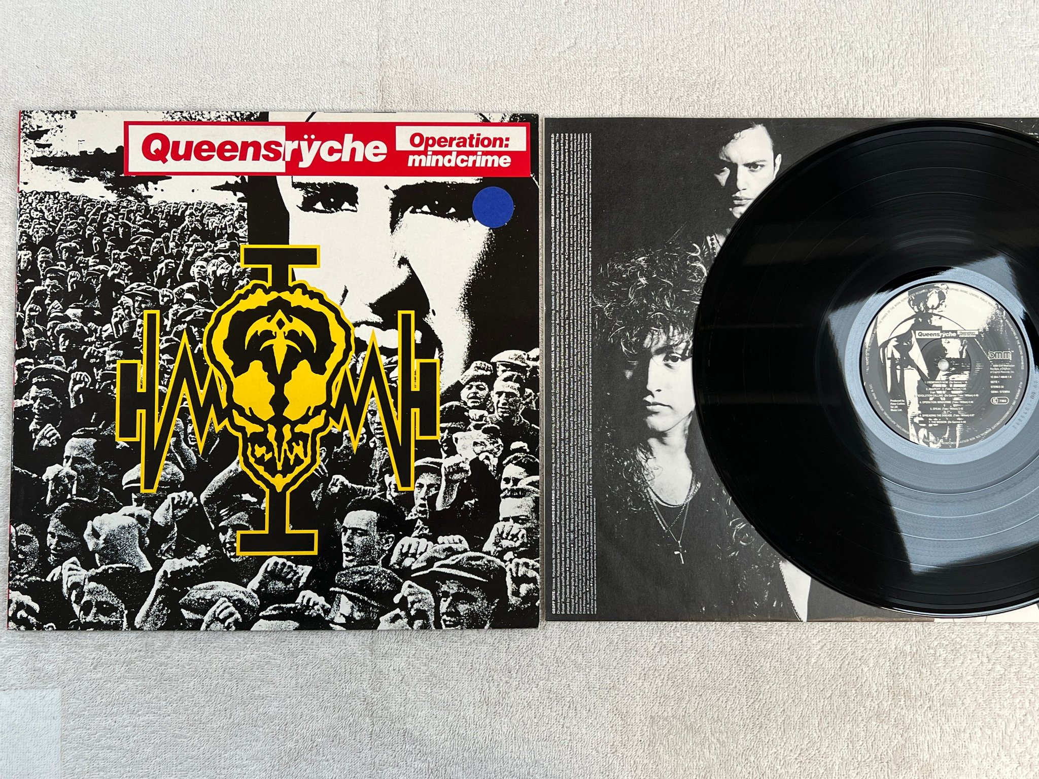 Omslagsbild för skivan QUEENSRYCHE Operation: Mindcrime LP -88 emi-manhattan 064 7 48640 1