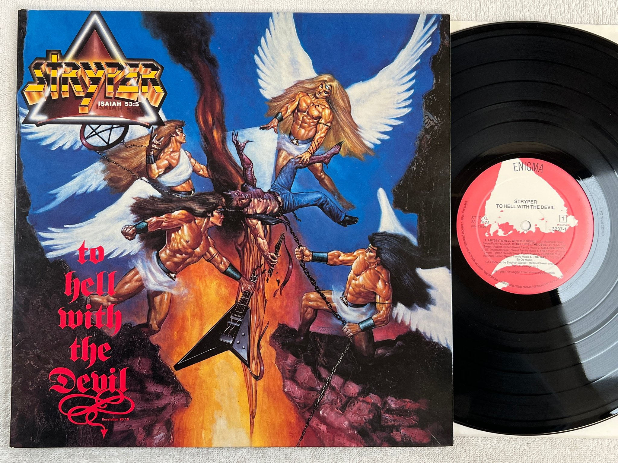 Omslagsbild för skivan STRYPER to hell with the devil LP -86 Hol ENIGMA 3237-1