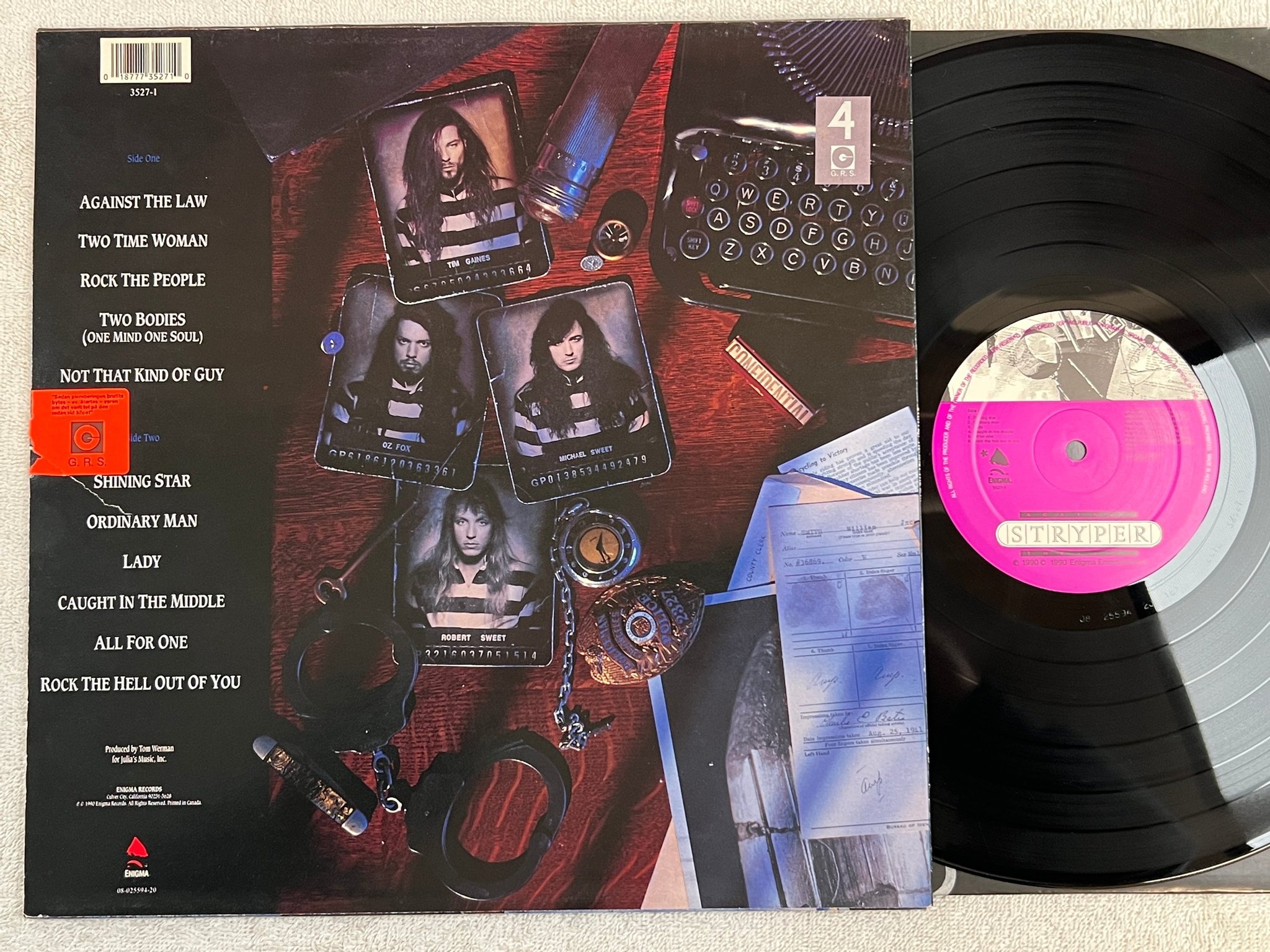 Omslagsbild för skivan STRYPER Against The Law LP -90 Hol ENIGMA 3527-1