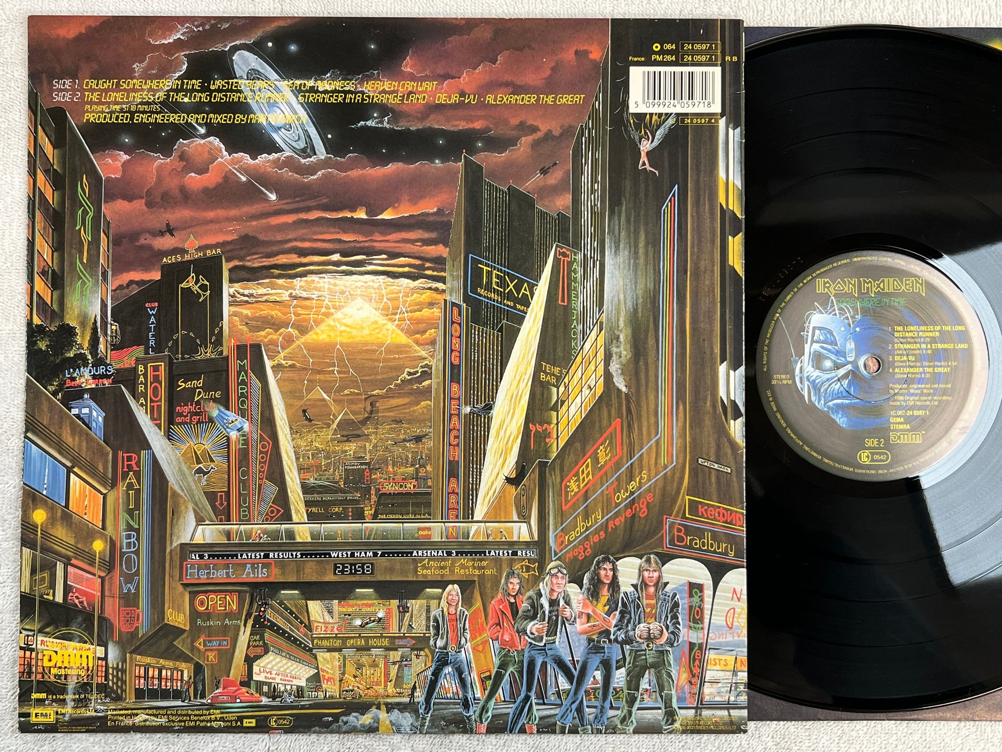 Omslagsbild för skivan IRON MAIDEN somewhere LP -86 EMI 1C 062-2405971