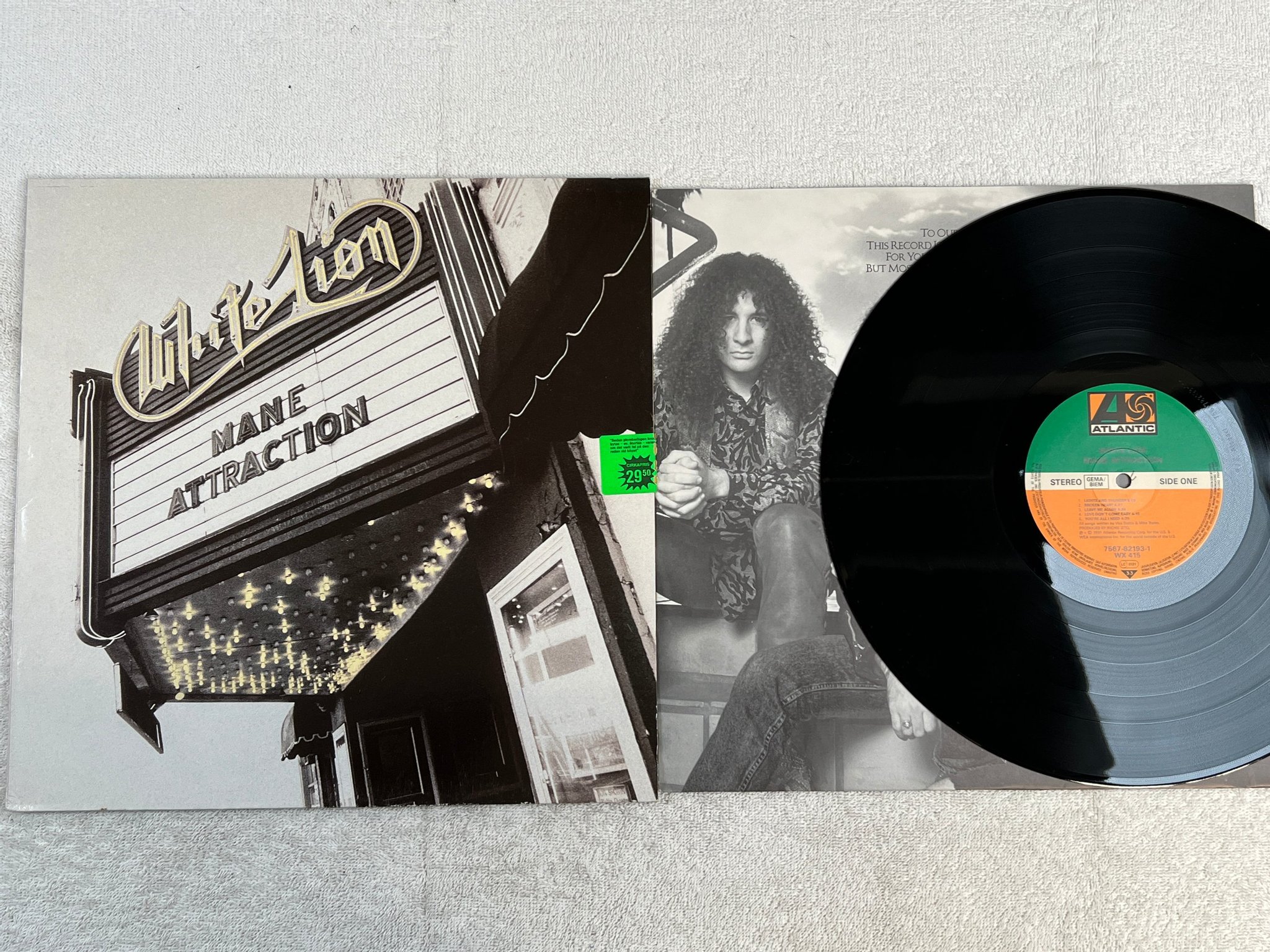 Omslagsbild för skivan WHITE LION mane attraction LP -91 Ger ATLANTIC 7567-82193-1