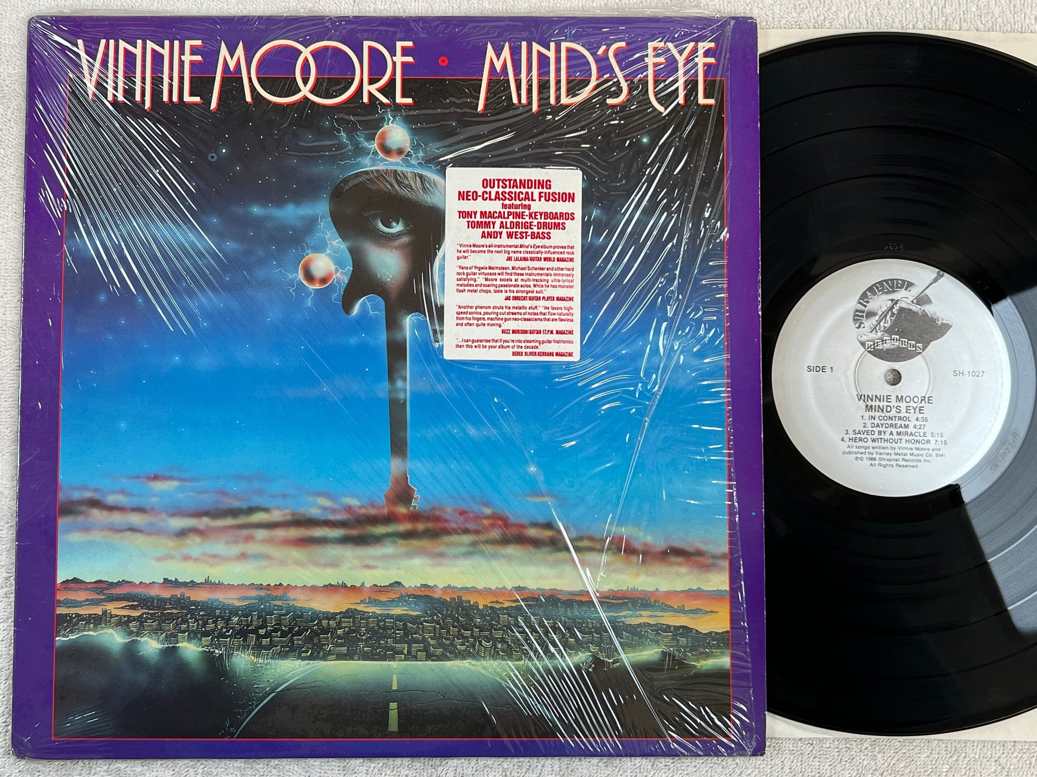 Omslagsbild för skivan VINNIE MOORE mind's eye LP -86 US SHRAPNEL SH-1027