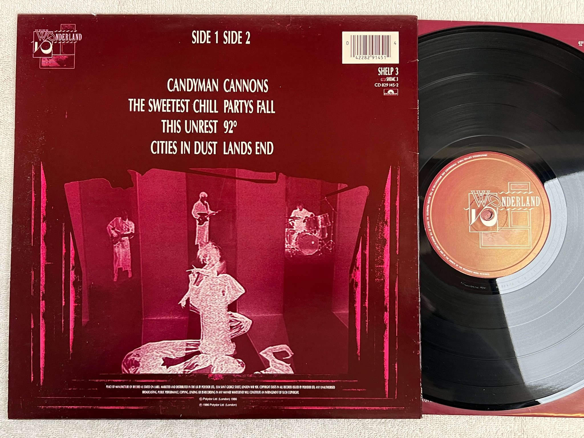 Omslagsbild för skivan SIOUXSIE & THE BANSHEES tinderbox LP -86 POLYDOR SHELP 3