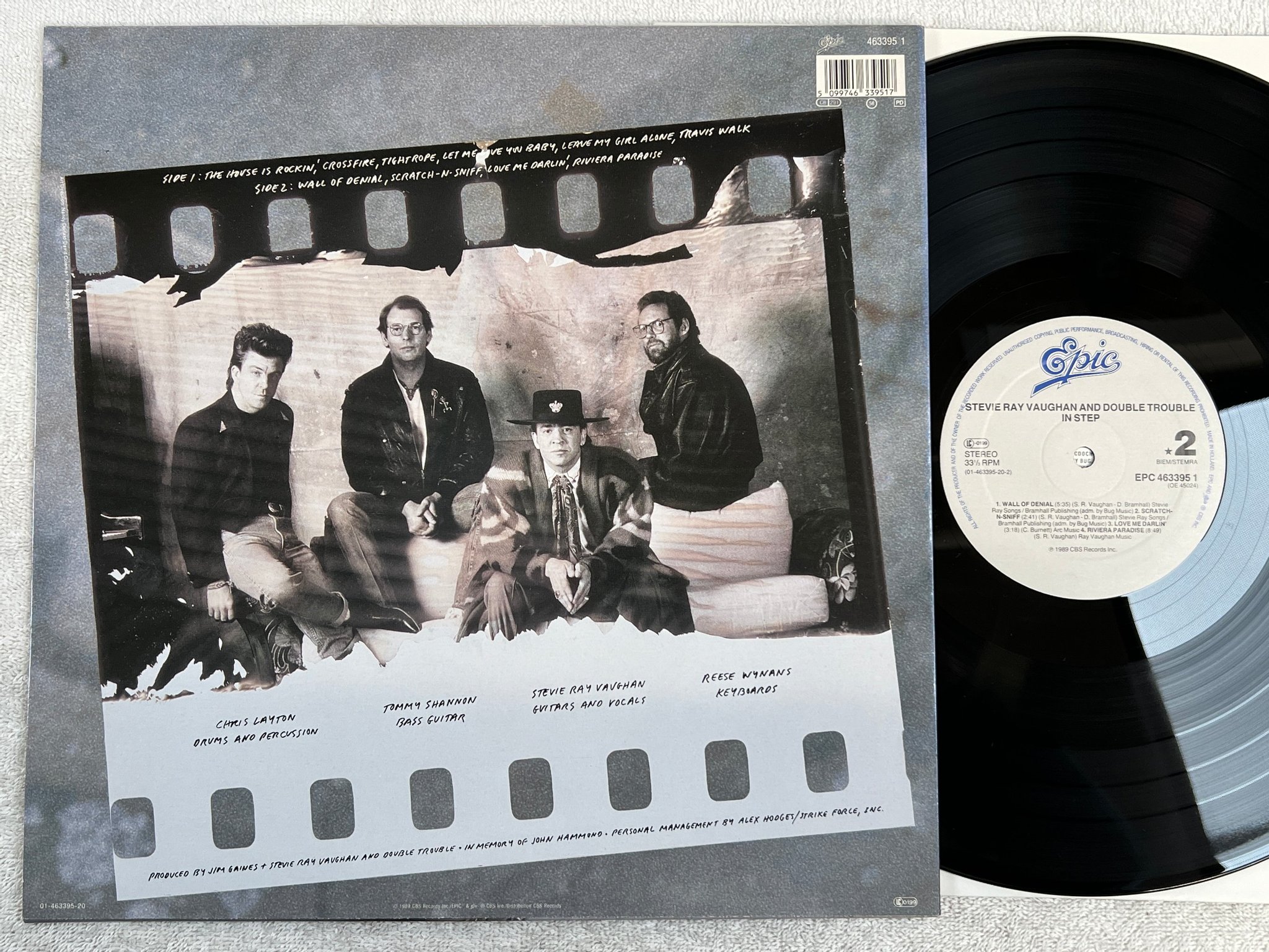 Omslagsbild för skivan STEVIE RAY VAUGHAN & DOUBLE TROUBLE in step LP -89 Ger EPIC EPC 4633951