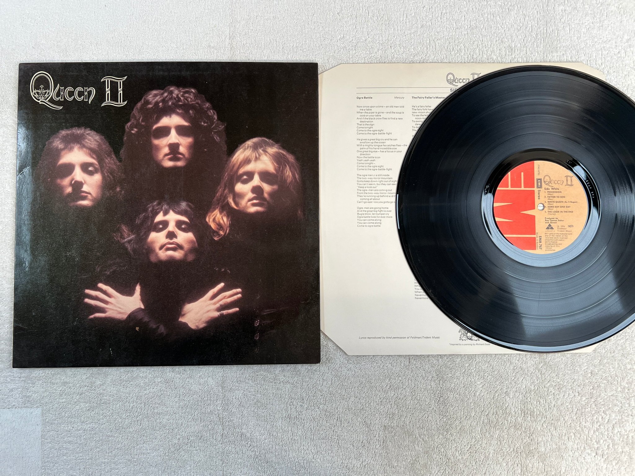 Omslagsbild för skivan QUEEN II LP -74 Swe EMI EMA 767