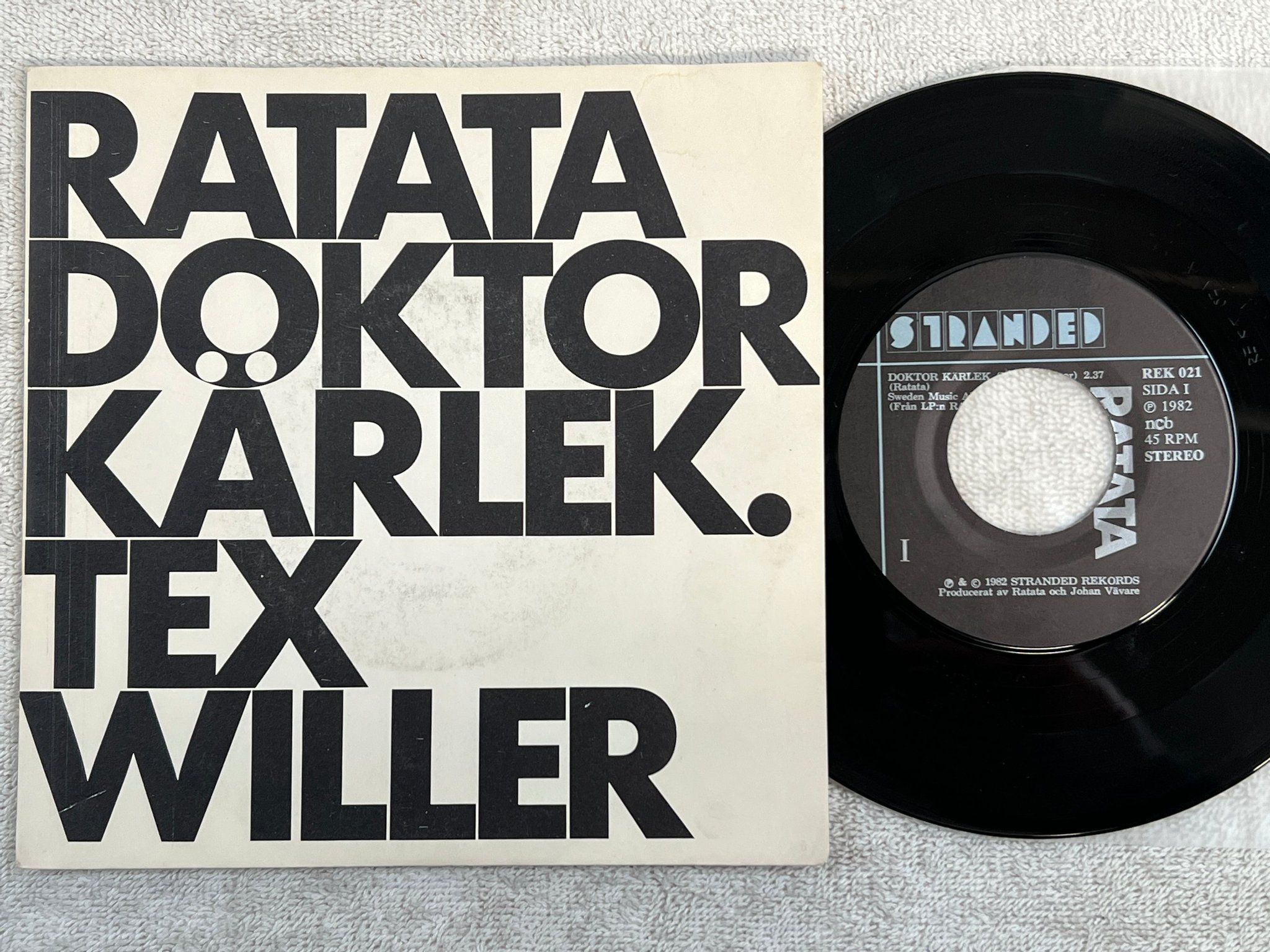 Omslagsbild för skivan RATATA doktor kärlek 7"single -82 Swe STRANDED REK 021
