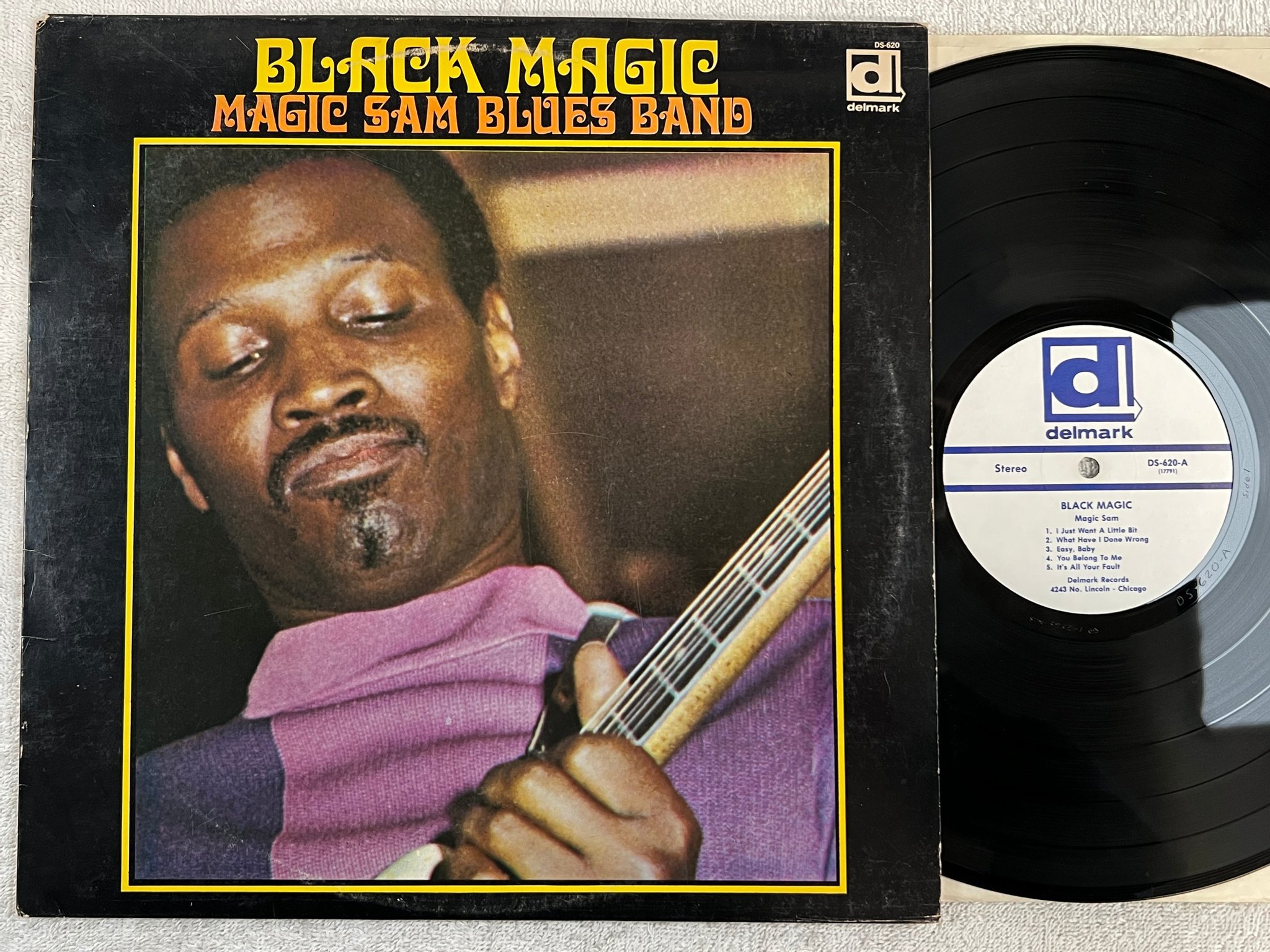 Omslagsbild för skivan MAGIC SAM black magic LP US DELMARK DS-620