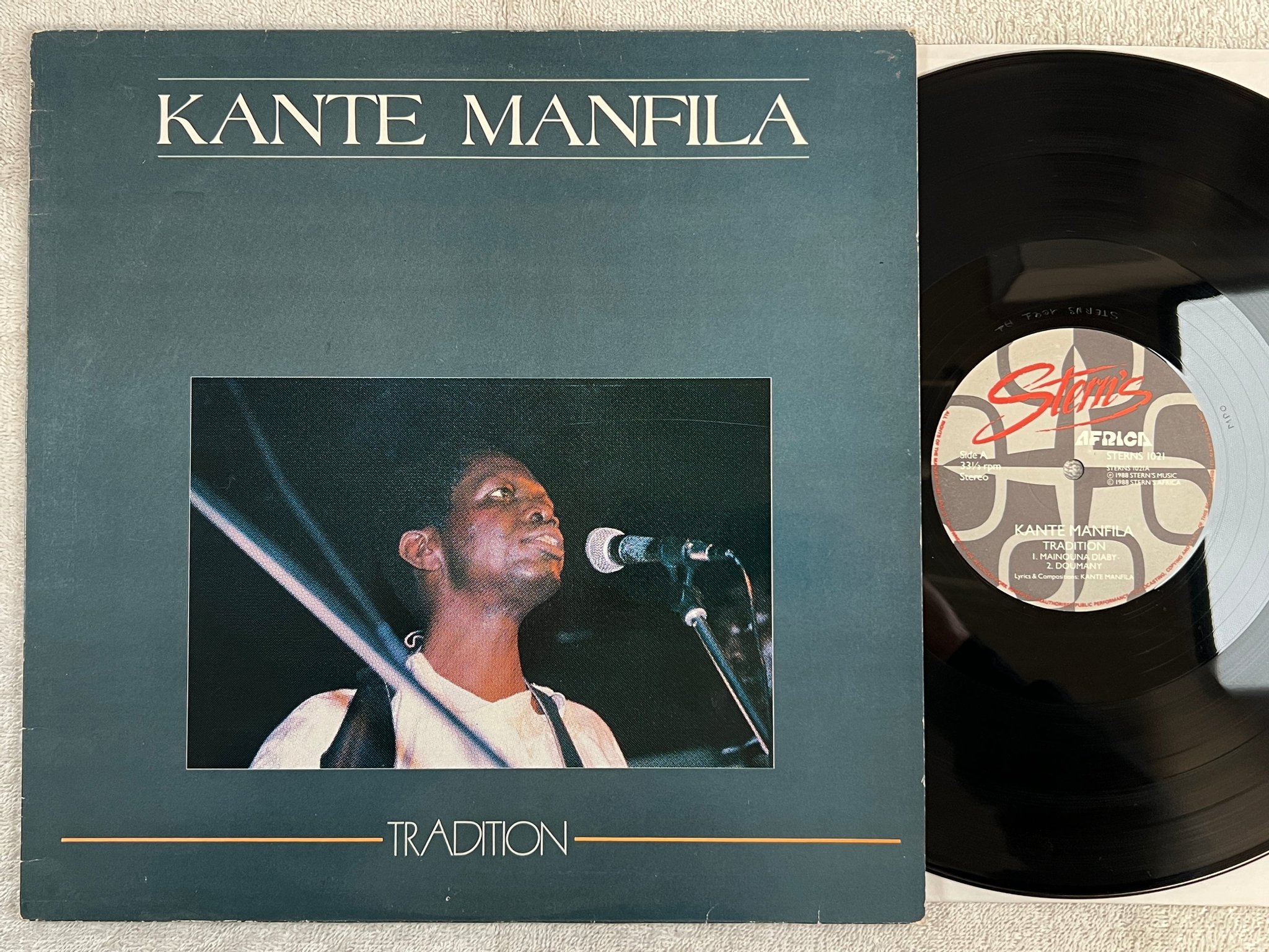 Omslagsbild för skivan KANTE MANFILA tradition LP -88 UK STERNS 1021 afrobeat