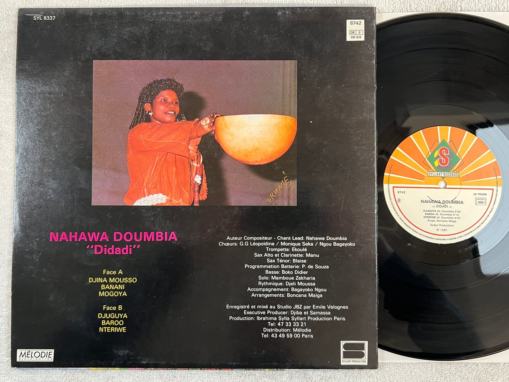 Omslagsbild för skivan NAHAWA DOUMBIA Didadi LP -87 Fra SYLLART 8737 electronic african