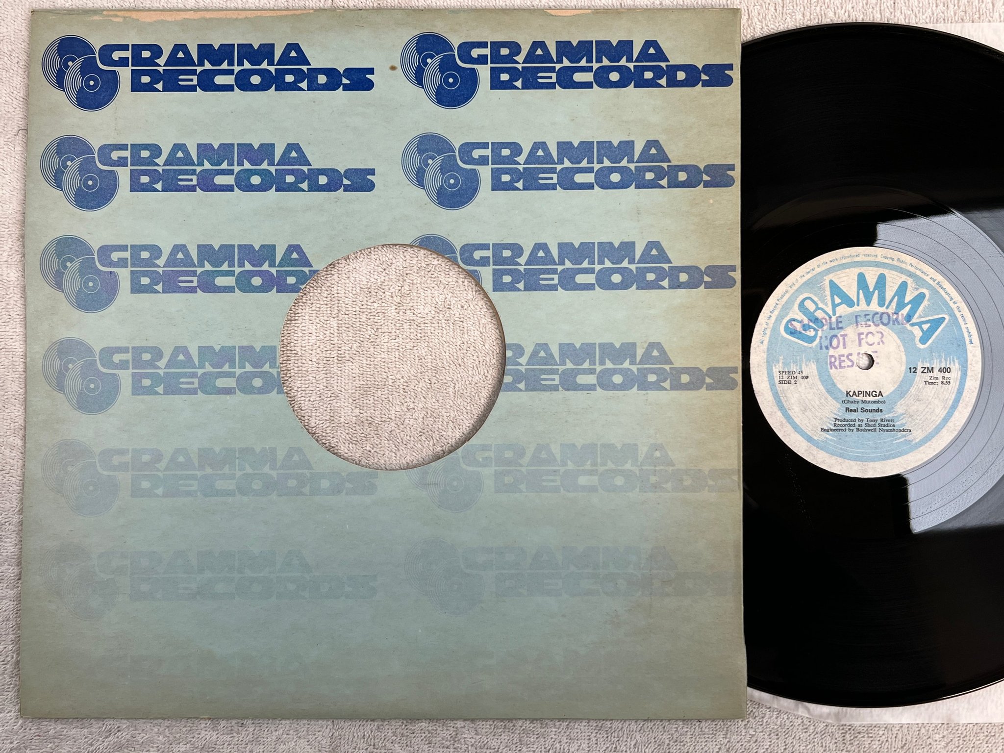 Omslagsbild för skivan REAL SOUNDS non-aligned movement 12"single ZIMBABWE GRAMMA 12 ZM 400 *** RARE **