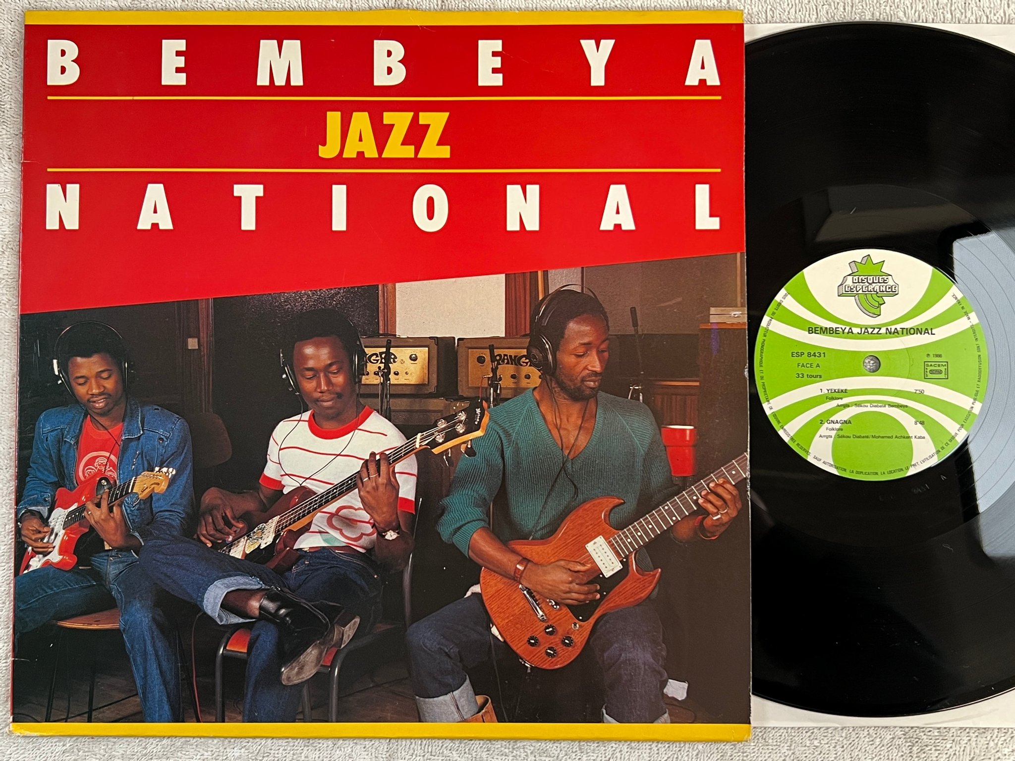 Omslagsbild för skivan BEMBEYA JAZZ NATIONAL s/t LP -86 Fra DISQUES ESPERANCE ESP 8431 