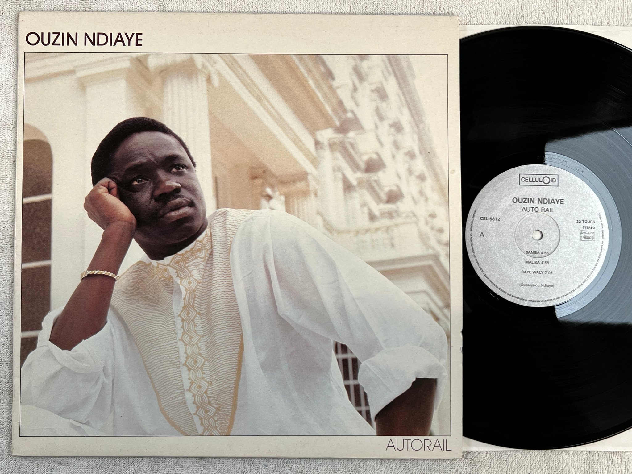 Omslagsbild för skivan OUZIN NDIAYE autorail LP Fra CELLULOID CEL 6812 african disco / mbalax