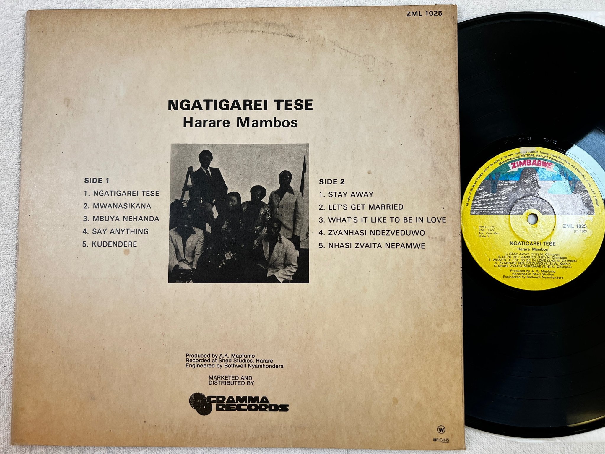 Omslagsbild för skivan HARARE MAMBOS Ngatigarei Tese LP Zimbabwe ZML 1025   rare ! ! 