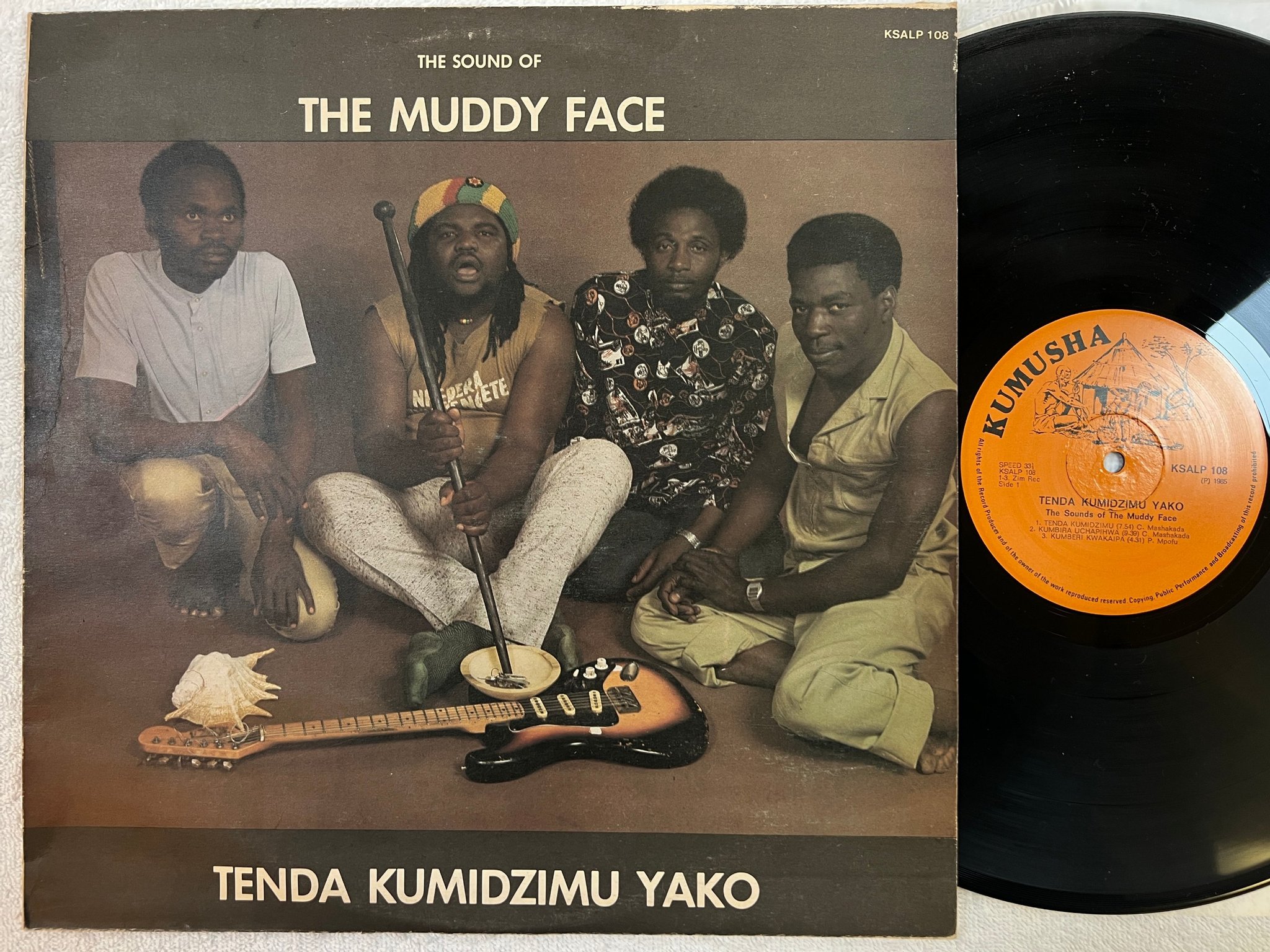 Omslagsbild för skivan THE SOUND OF THE MUDDY FACE Tenda Kumidzimu Yako LP Zimbabwe KUMUSHA KSALP 108