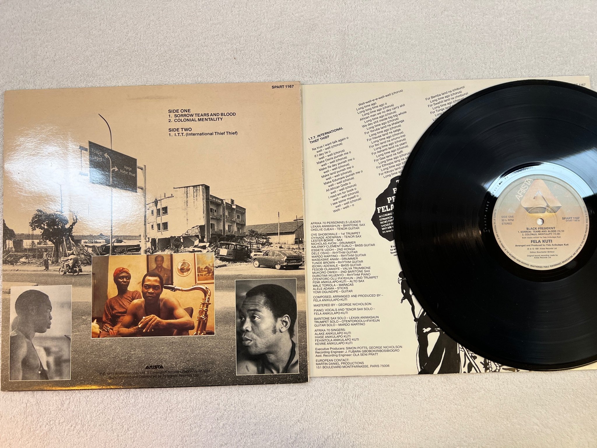 Omslagsbild för skivan FELA KUTI black president LP -81 UK ARISTA SPART 1167 afro funk