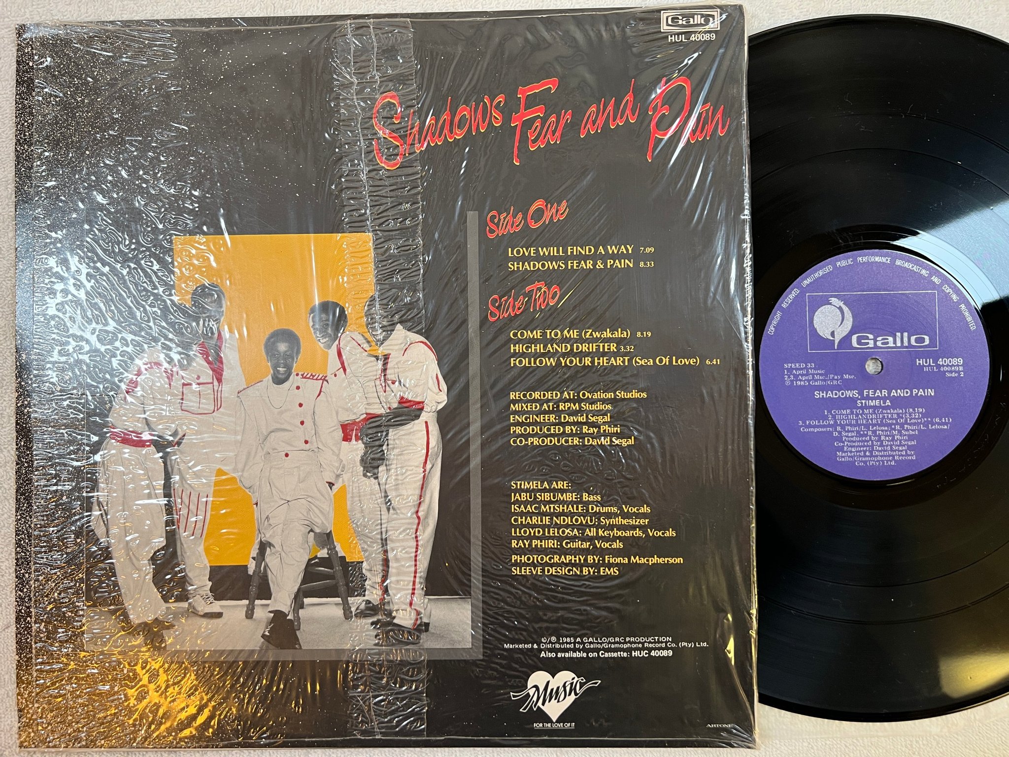 Omslagsbild för skivan STIMELA shadows fear and pain LP -85 South Africa GALLO HUL 40089 disco soul