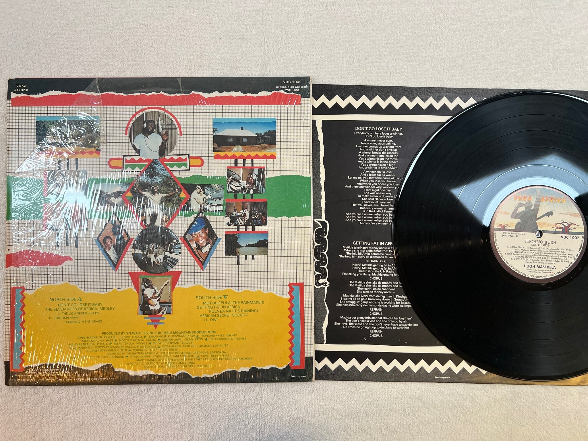 Omslagsbild för skivan HUGH MASEKELA Techno-Bush LP -84 South Africa VUKA AFRIKA VUC 1002