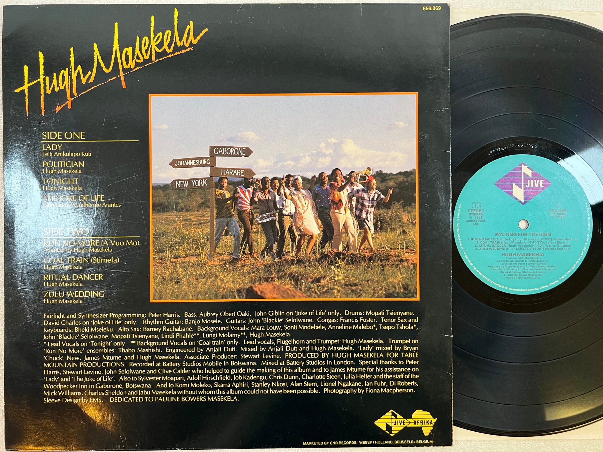 Omslagsbild för skivan HUGH MASEKELA Waiting For The Rain LP -85 jive 656069