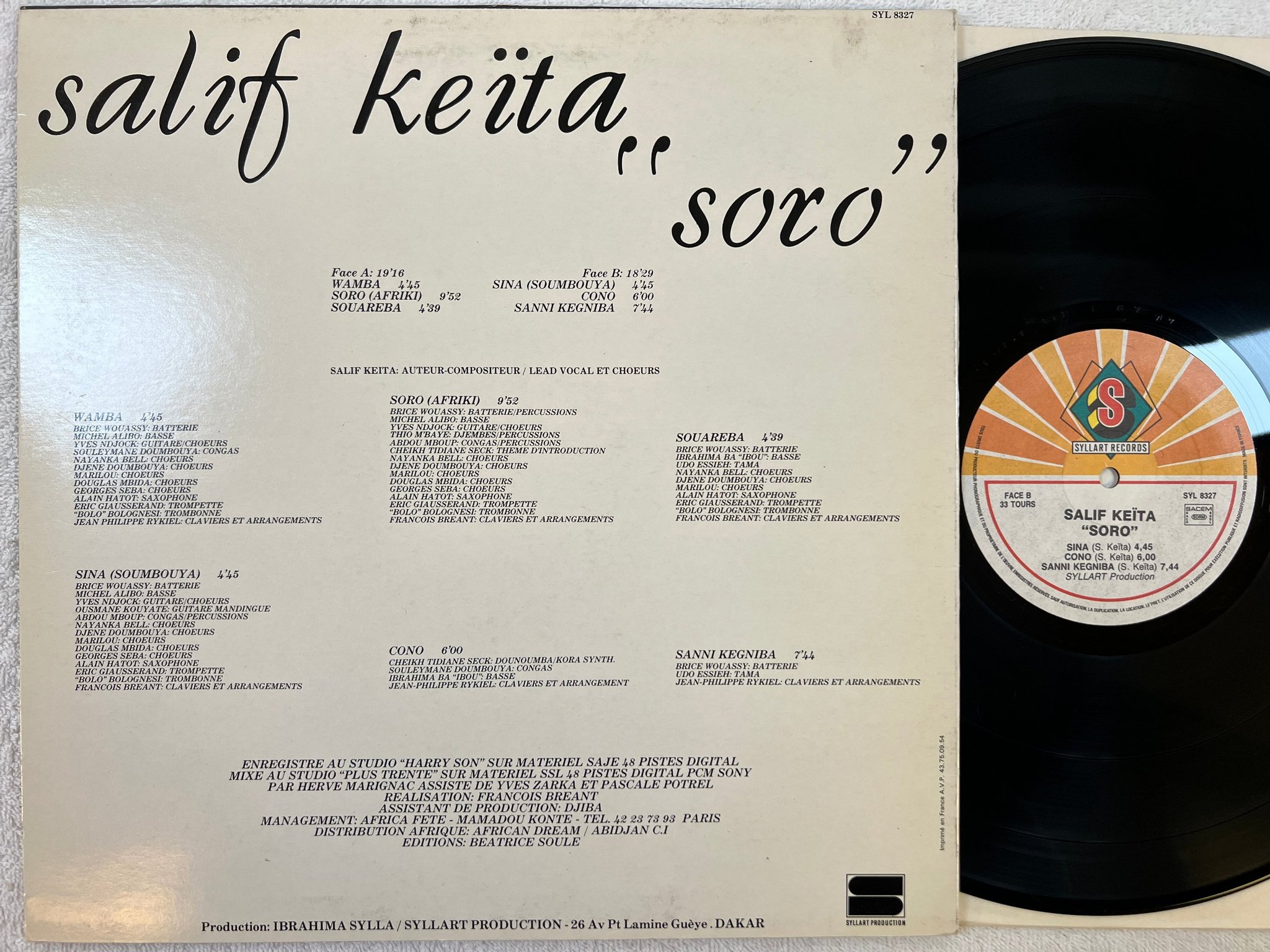 Omslagsbild för skivan SALIF KEITA soro LP -87 fra SYLLART SYL 8327 