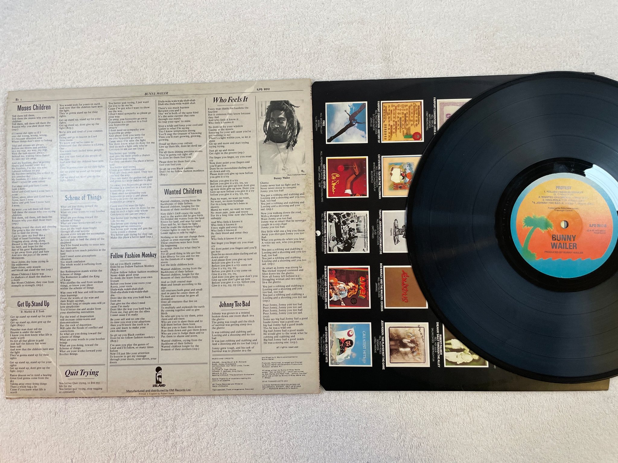 Omslagsbild för skivan BUNNY WAILER protest LP -77 UK ISLAND ILPS 9512