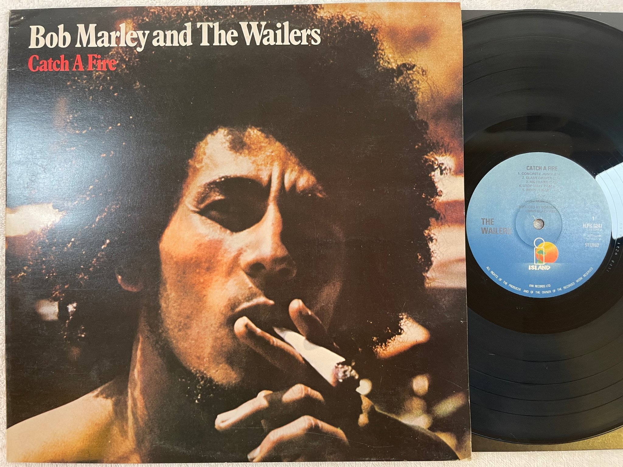 Omslagsbild för skivan BOB MARLEY & THE WAILERS catch a fire LP -73 UK ISLAND ILPS 9241