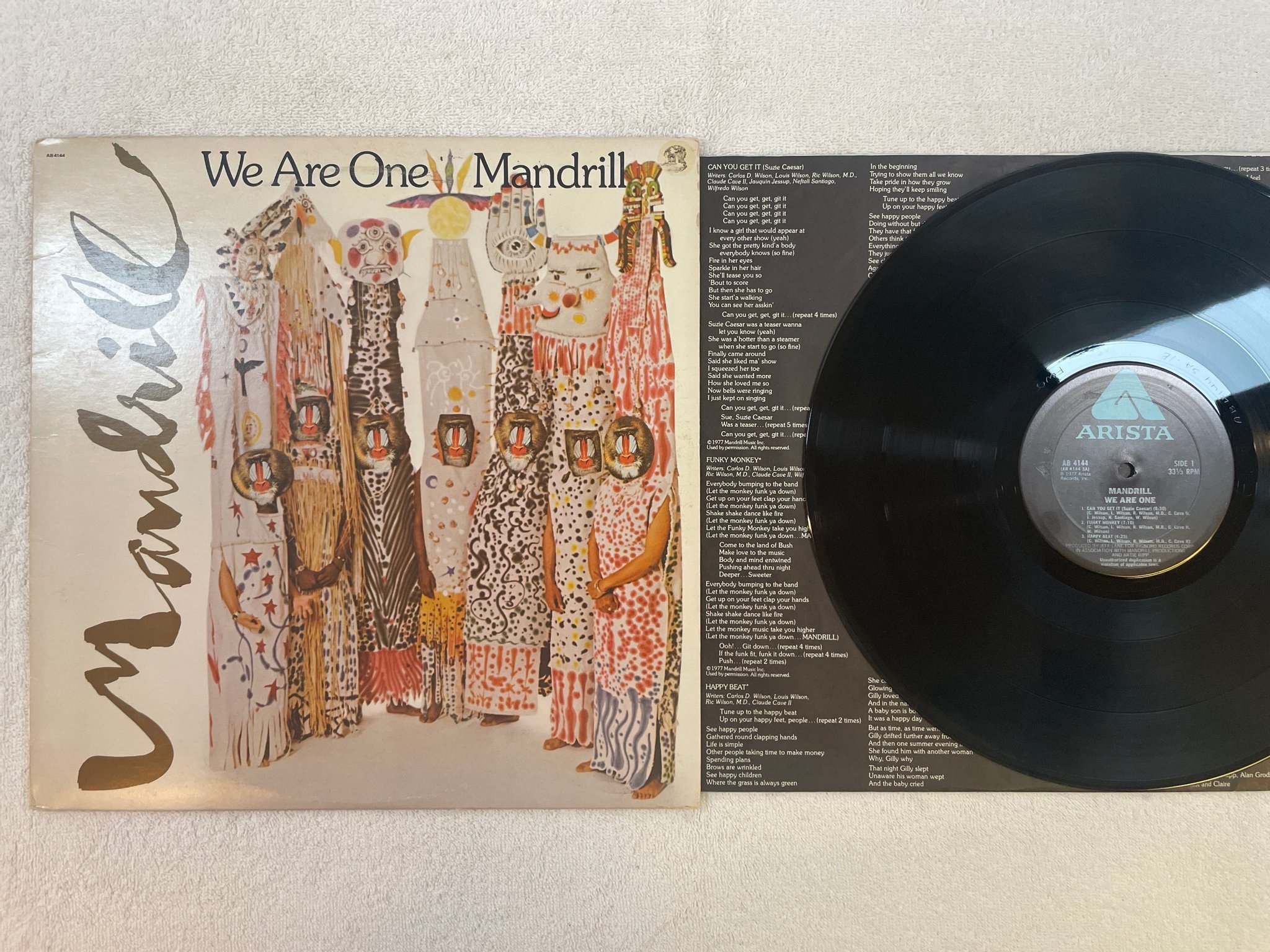 Omslagsbild för skivan MANDRILL we are one LP -77 US ARISTA AB 4144