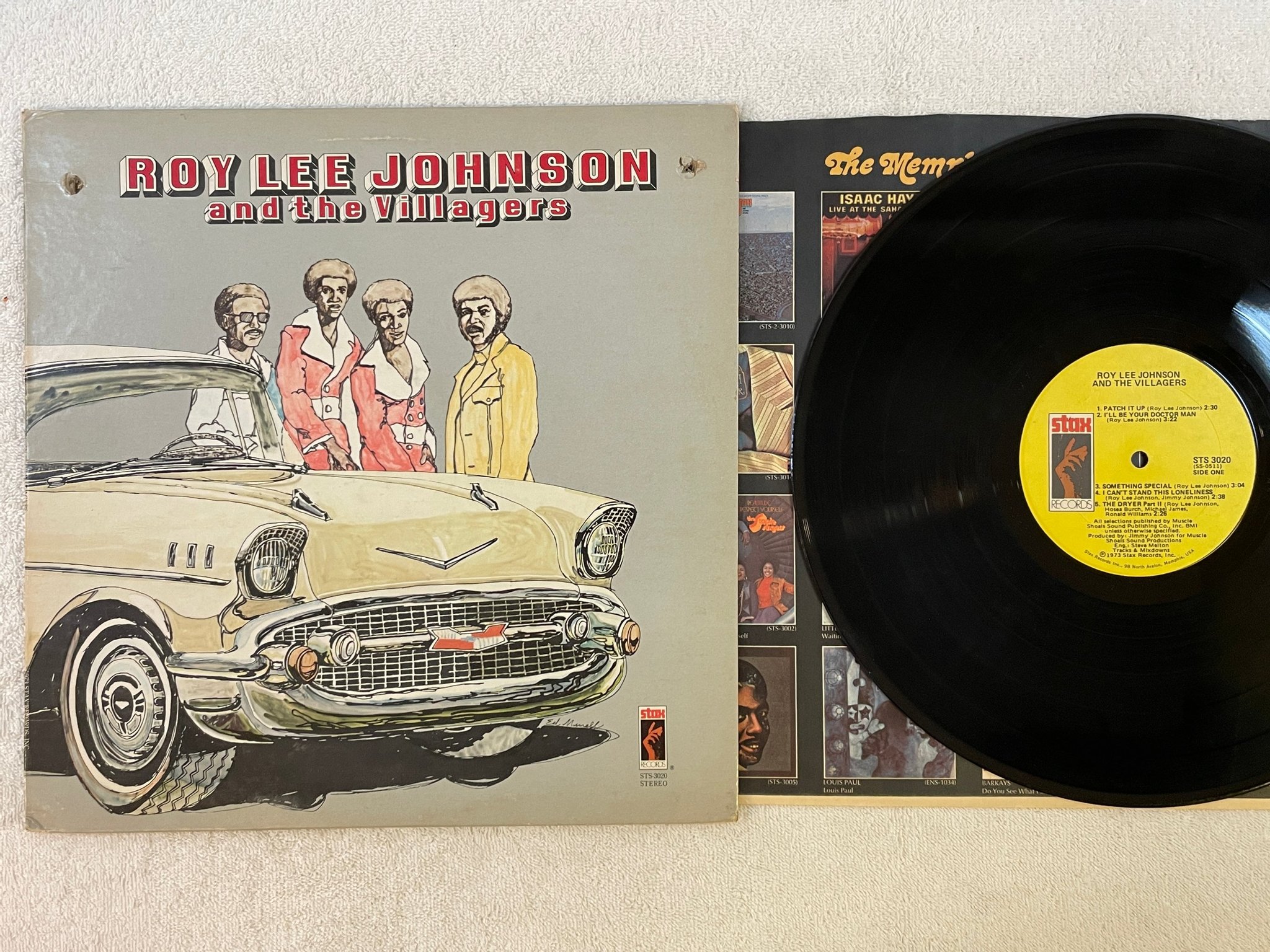 Omslagsbild för skivan ROY LEE JOHNSON & THE VILLAGERS s/t LP -73 STAX STS 3020