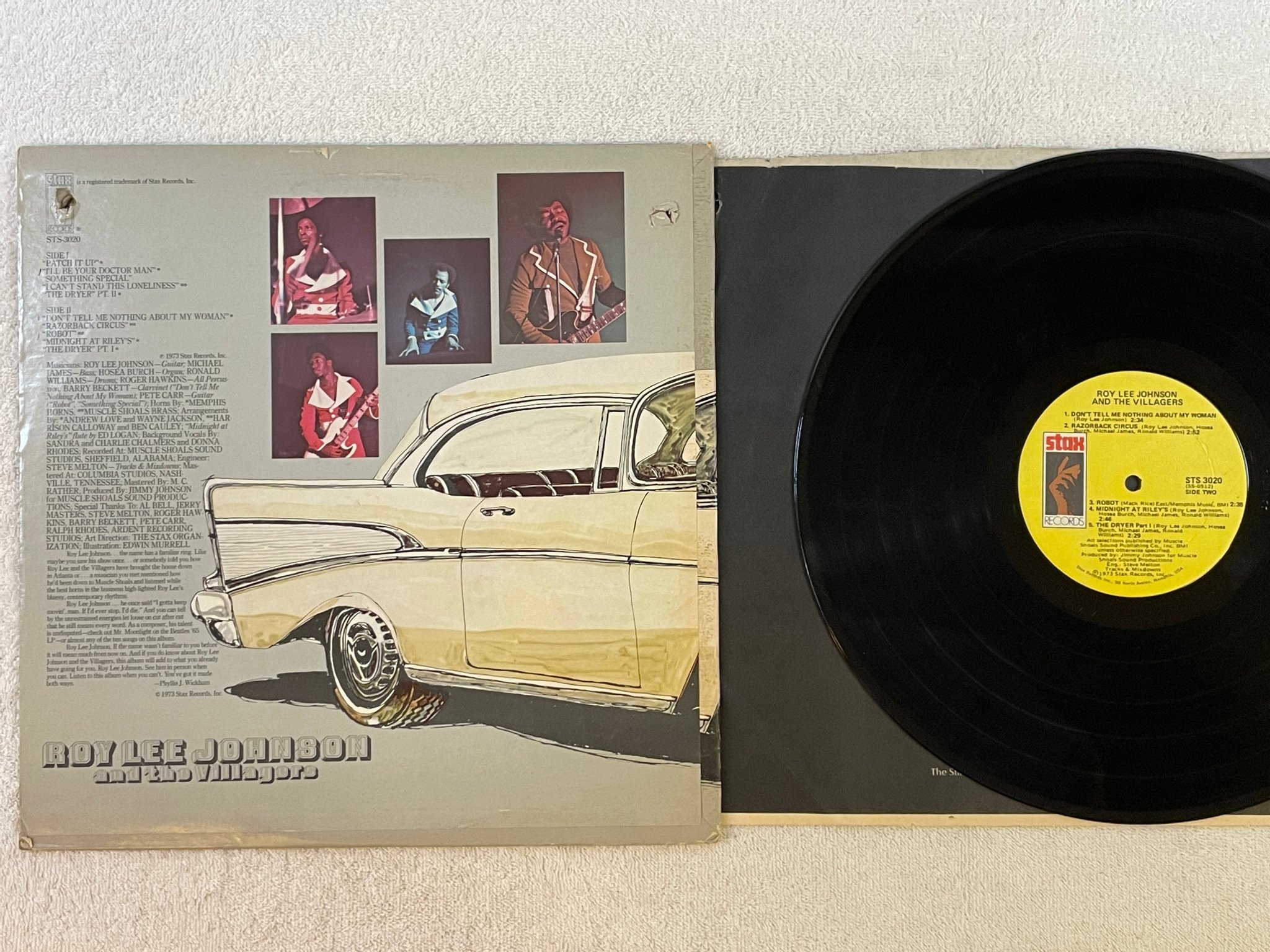 Omslagsbild för skivan ROY LEE JOHNSON & THE VILLAGERS s/t LP -73 STAX STS 3020