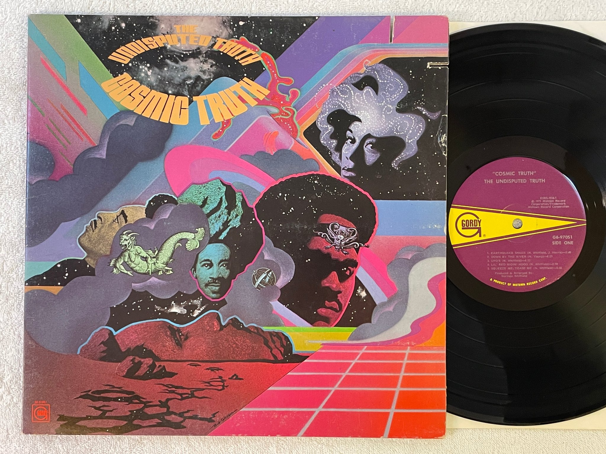 Omslagsbild för skivan THE UNDISPUTED TRUTH cosmic truth LP -75 US MOTOWN G6-970S1