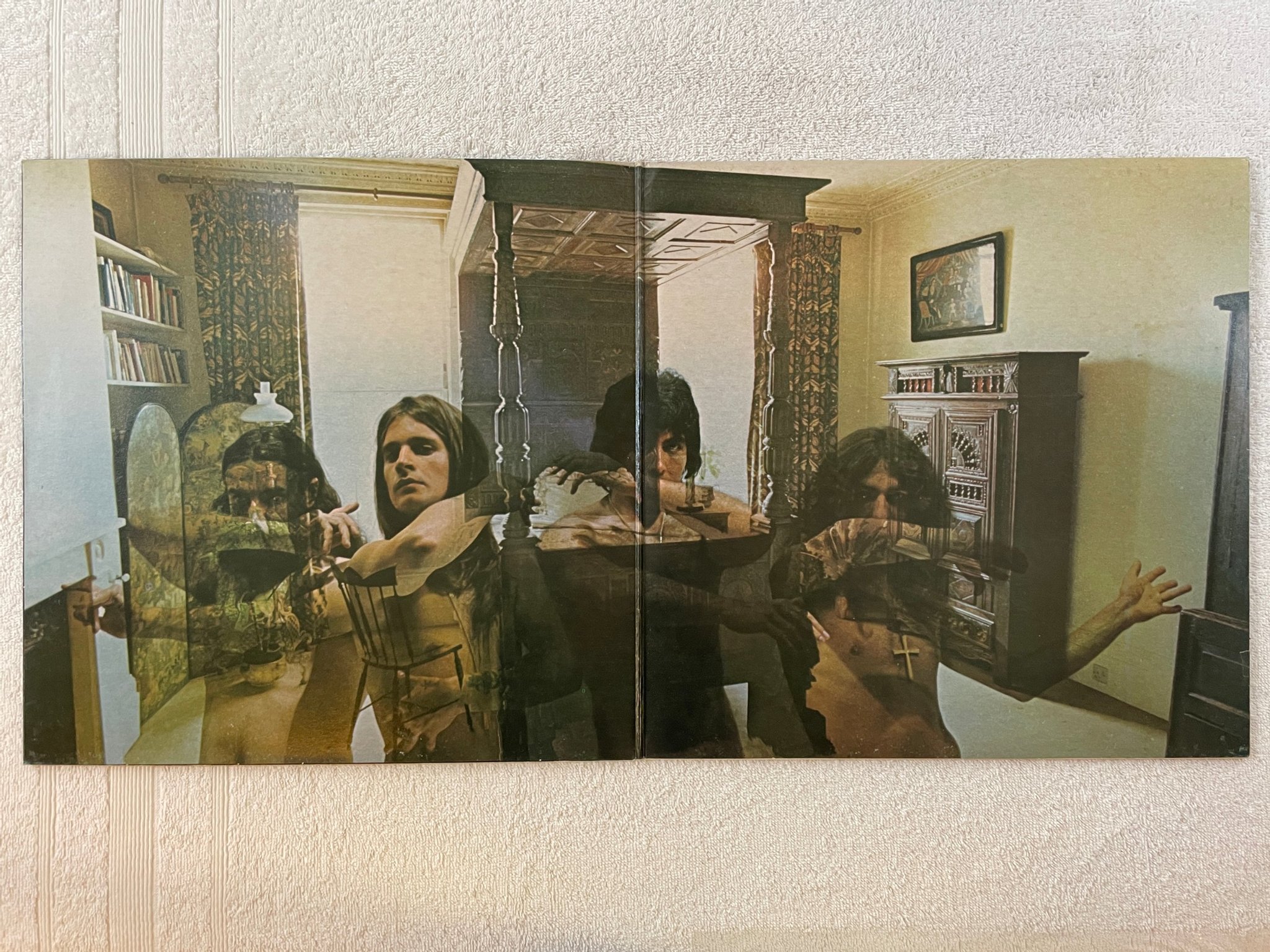 Omslagsbild för skivan BLACK SABBATH bloody sabbath LP -73 UK WWA 005 