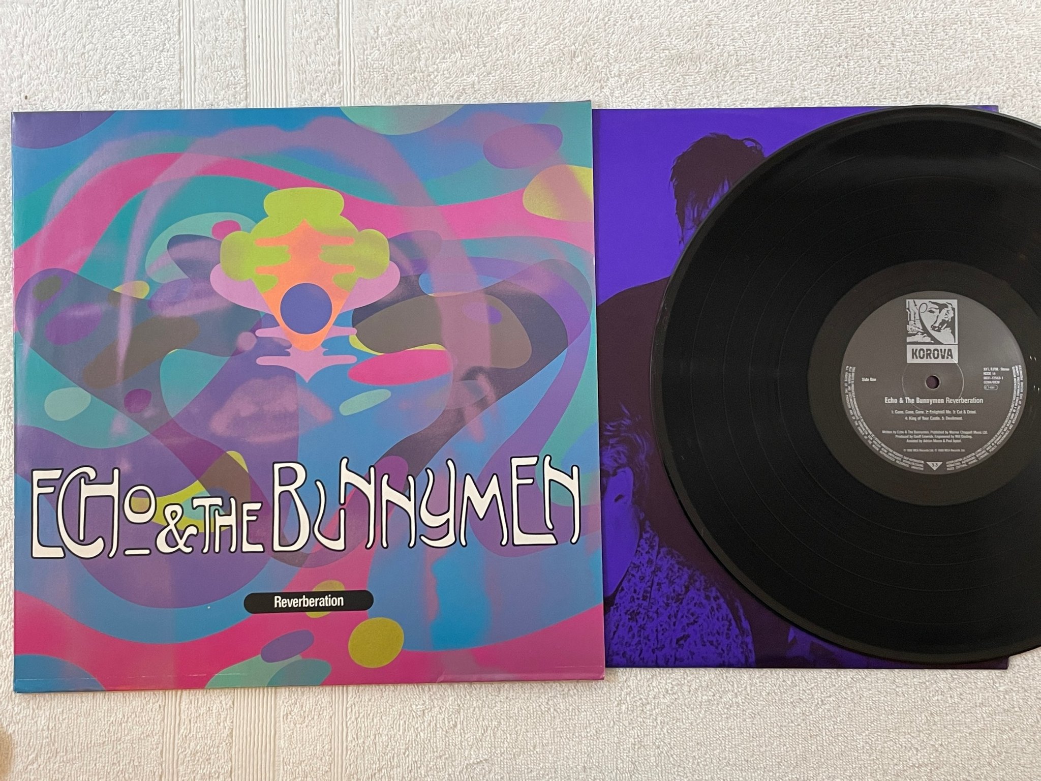 Omslagsbild för skivan ECHO & THE BUNNYMEN Reverberation LP -90 KOROVA 9031-72553-1