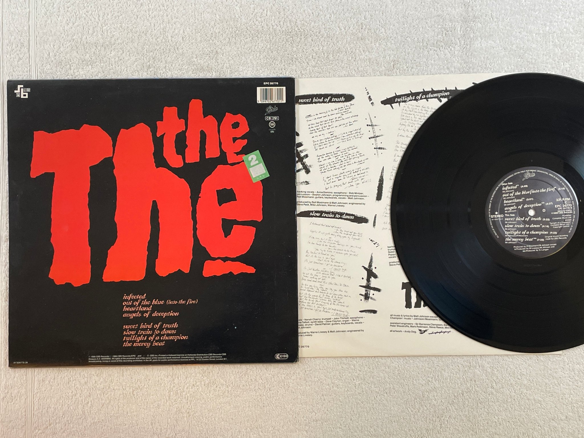 Omslagsbild för skivan THE THE infected LP -86 Hol EPIC EPC 26770