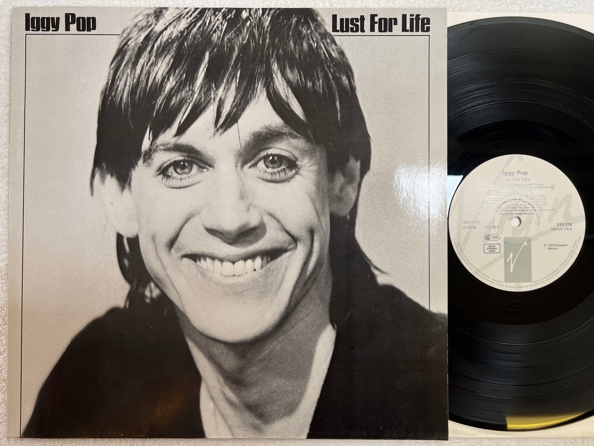 Omslagsbild för skivan IGGY POP lust for life LP re -90 VIRGIN 210178