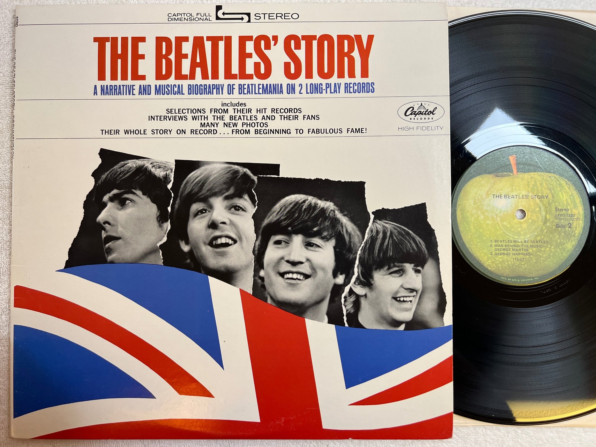 Omslagsbild för skivan THE BEATLES' STORY LP re APPLE STBO 2222