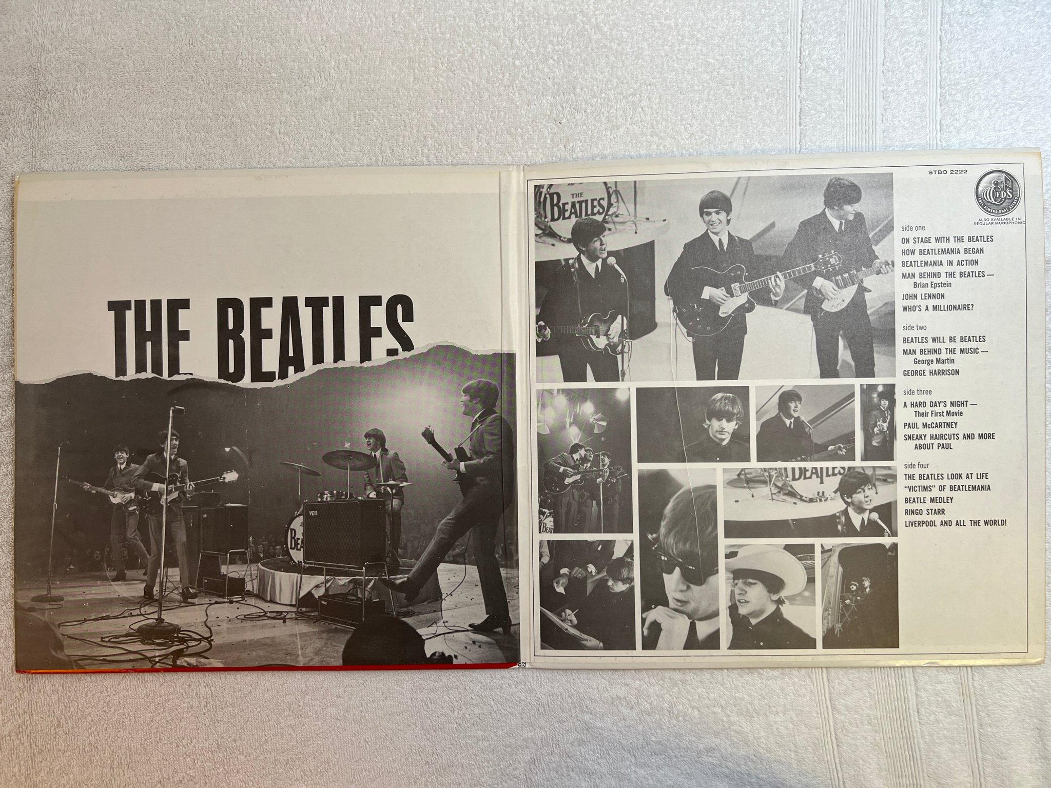 Omslagsbild för skivan THE BEATLES' STORY LP re APPLE STBO 2222