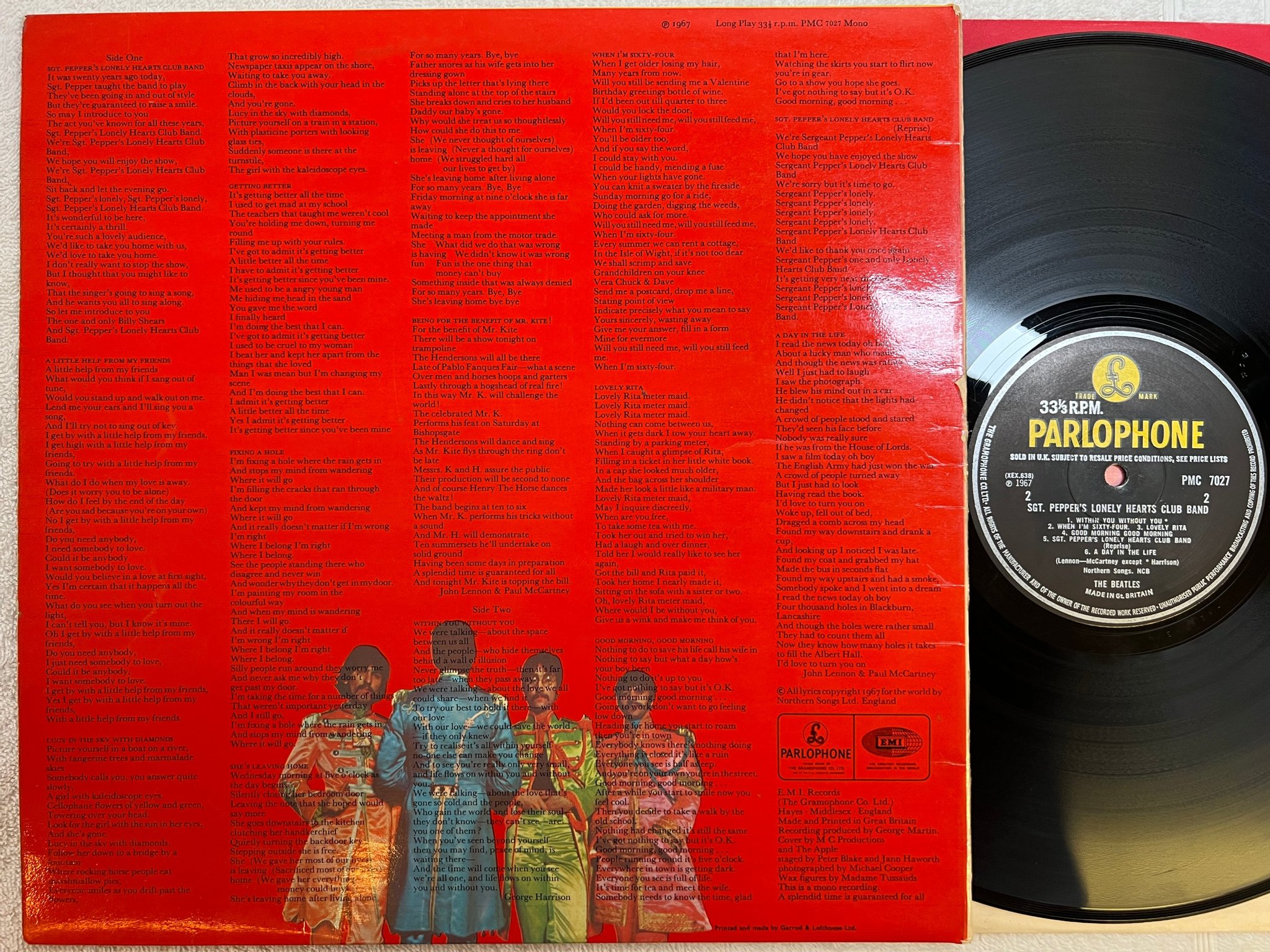 Omslagsbild för skivan THE BEATLES Sgt Pepper's lonely heart club band LP -67 mono PARLOPHONE PMC 7027
