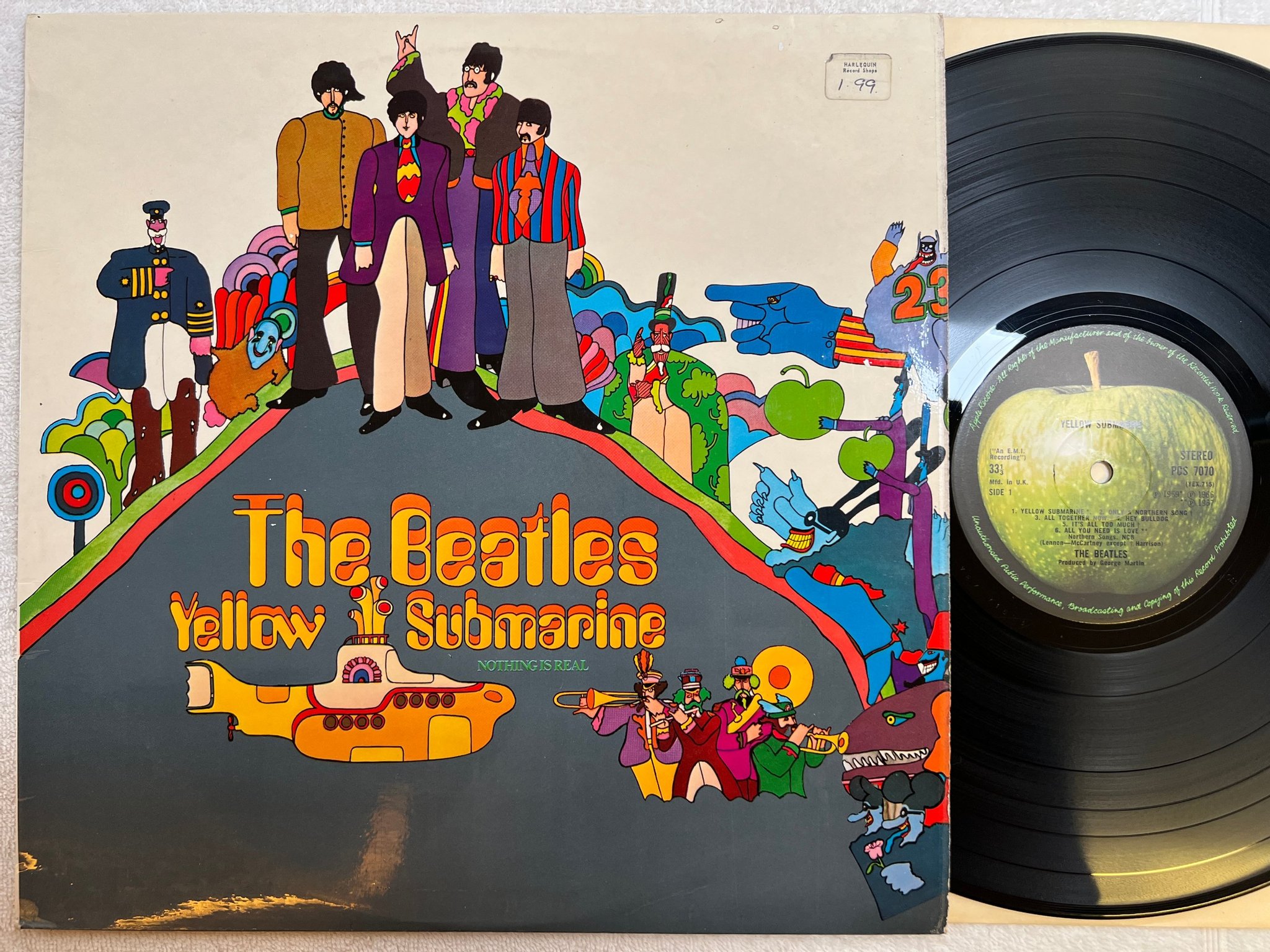 Omslagsbild för skivan THE BEATLES yellow submarine LP UK APPLE PCS 7070 