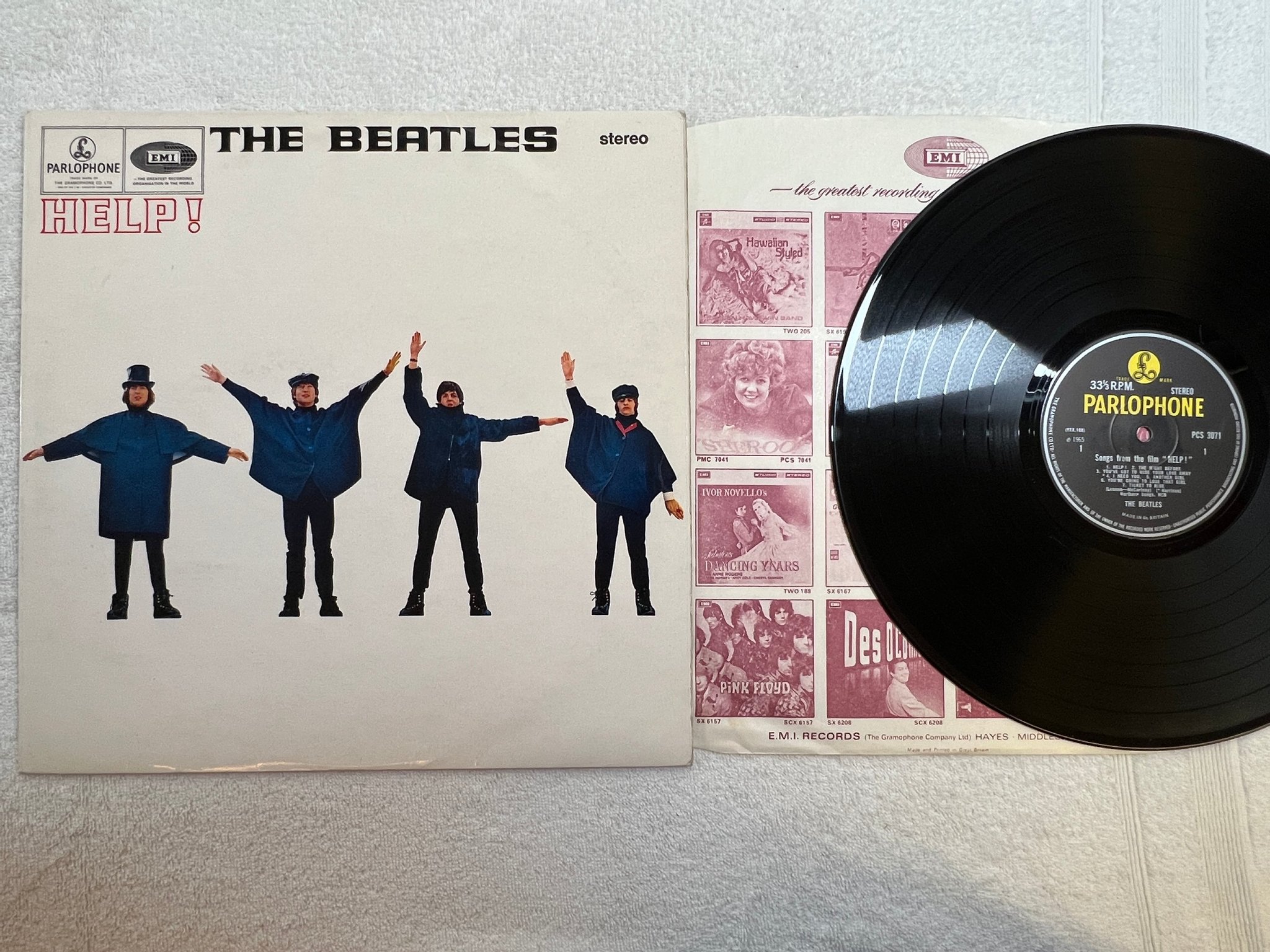 Omslagsbild för skivan THE BEATLES help! LP -65 UK PARLOPHONE PCS 3071