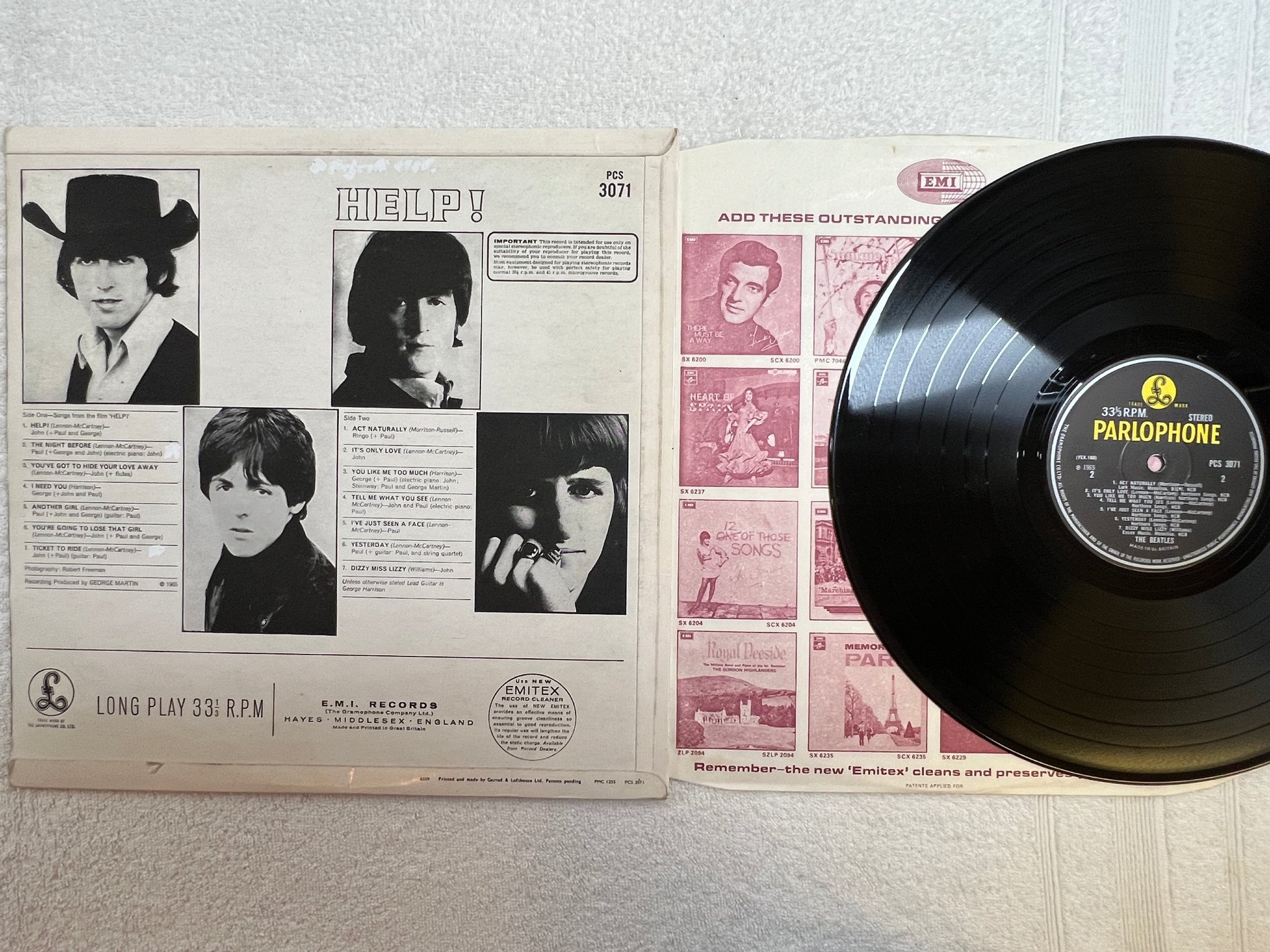 Omslagsbild för skivan THE BEATLES help! LP -65 UK PARLOPHONE PCS 3071