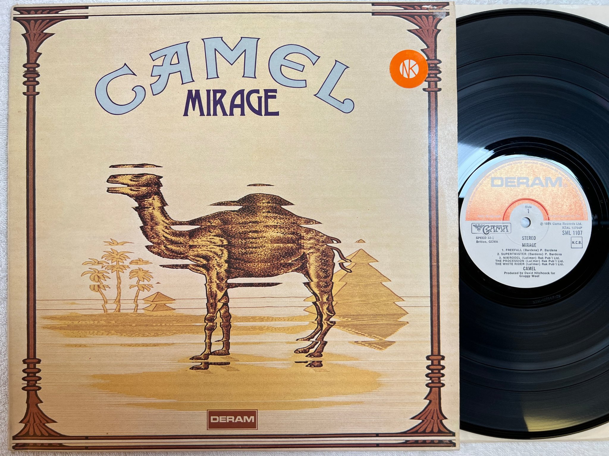 Omslagsbild för skivan CAMEL Mirage LP -74 UK DERAM SML 1107