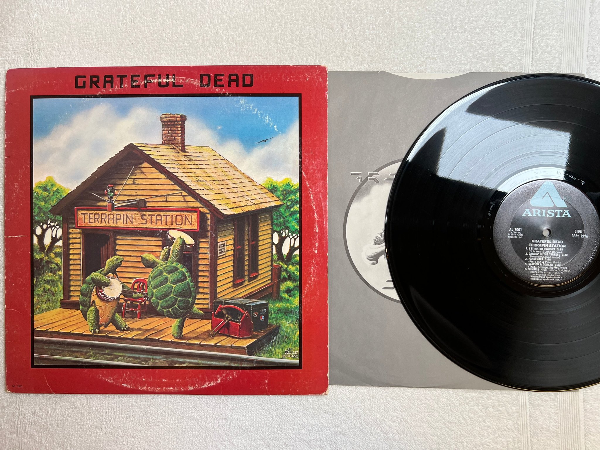 Omslagsbild för skivan GRATEFUL DEAD terrapin station LP -77 US ARISTA AL 7001