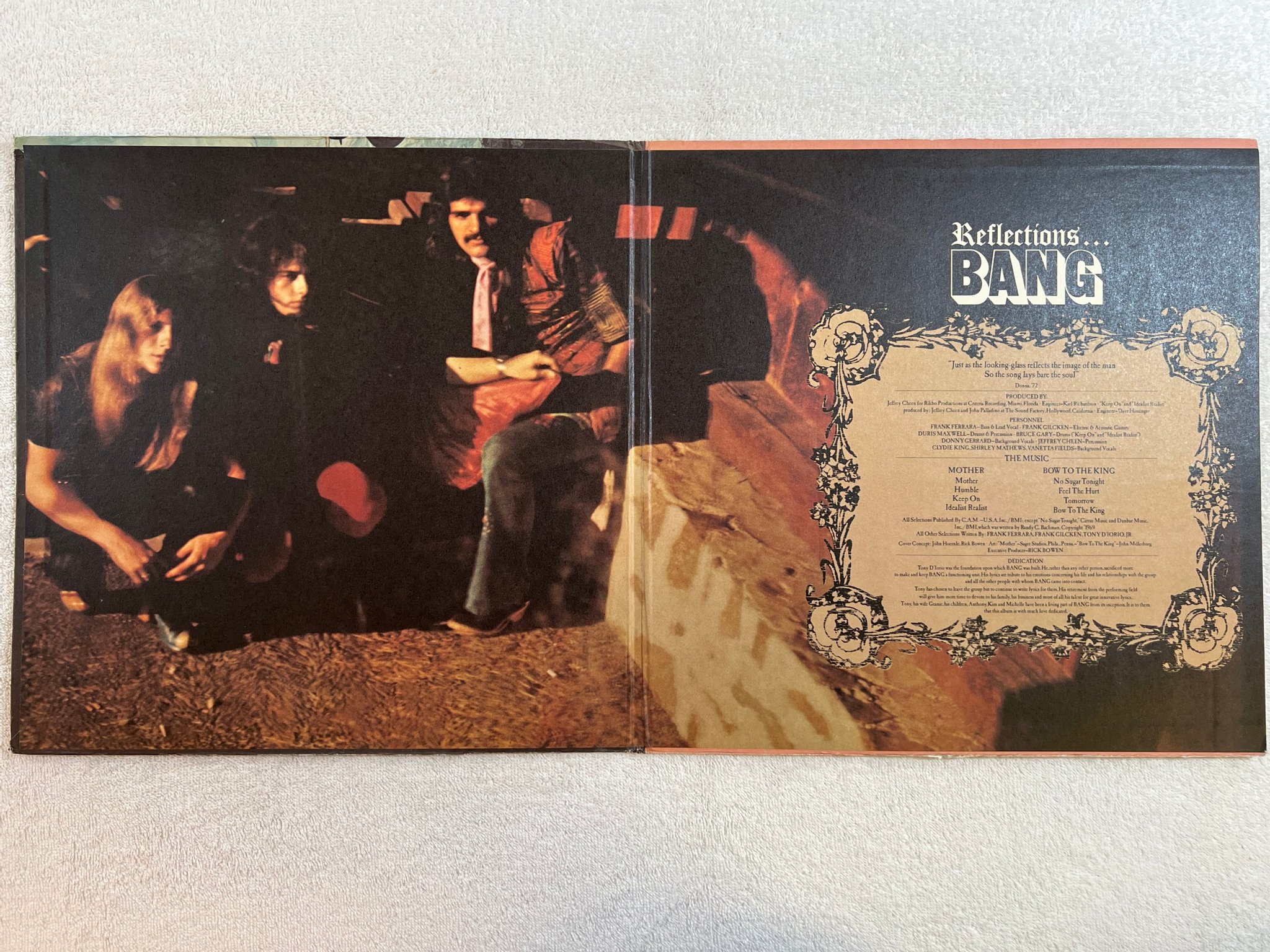 Omslagsbild för skivan BANG Mother / Bow To The King LP -72 US CAPITOL SMAS 11110 hard rock