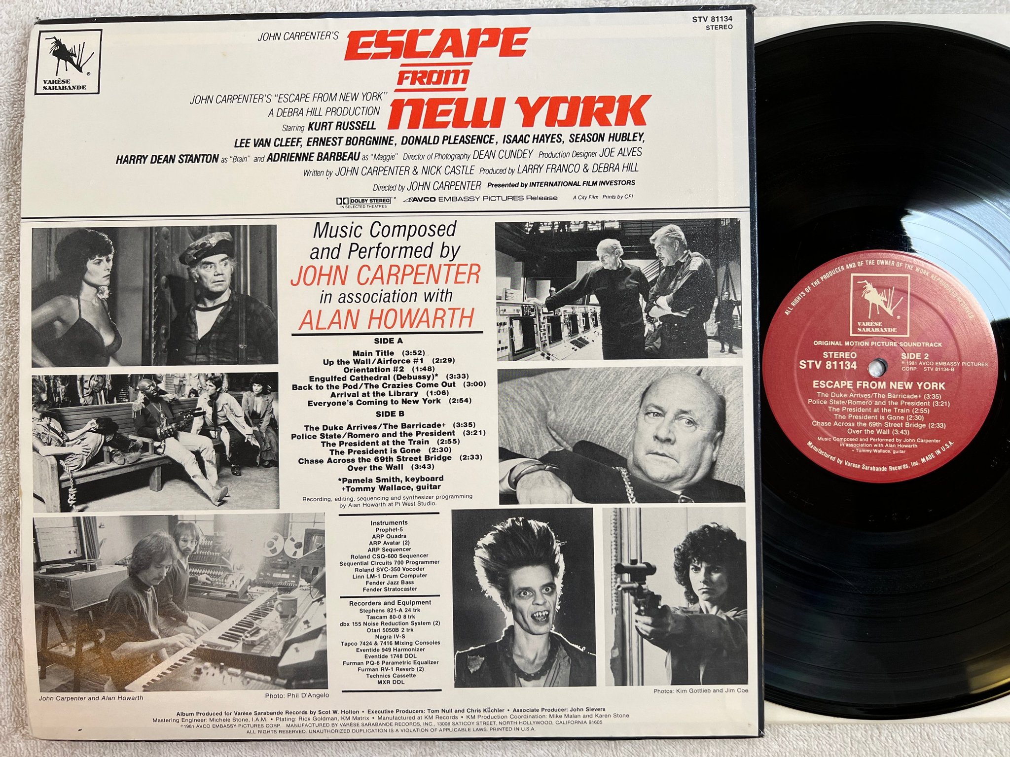 Omslagsbild för skivan ESCAPE FROM NEW YORK LP -81 US varese sarabande STV 81134 John Carpenter