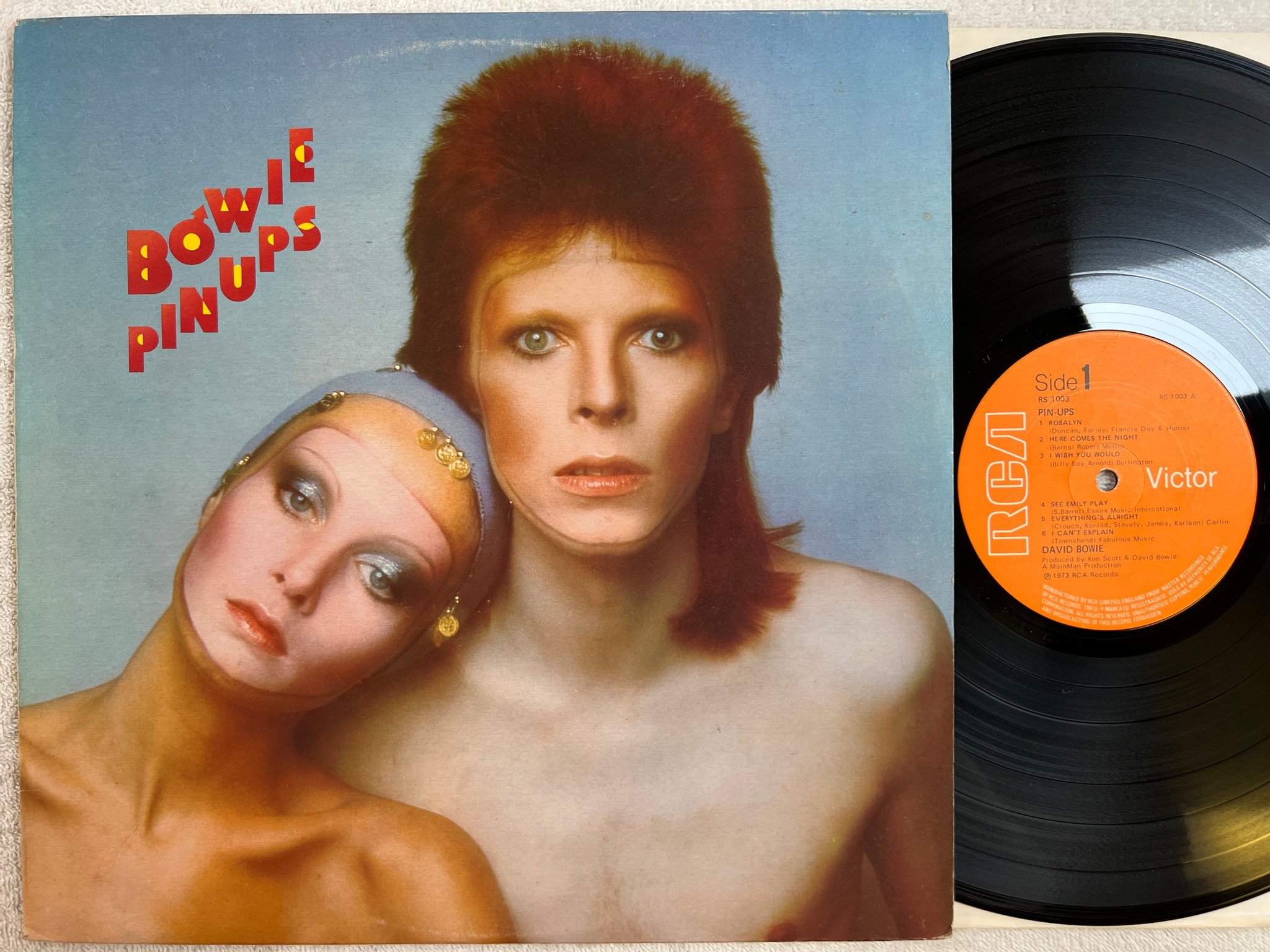 Omslagsbild för skivan DAVID BOWIE pin-ups LP -73 UK RCA RS 1003