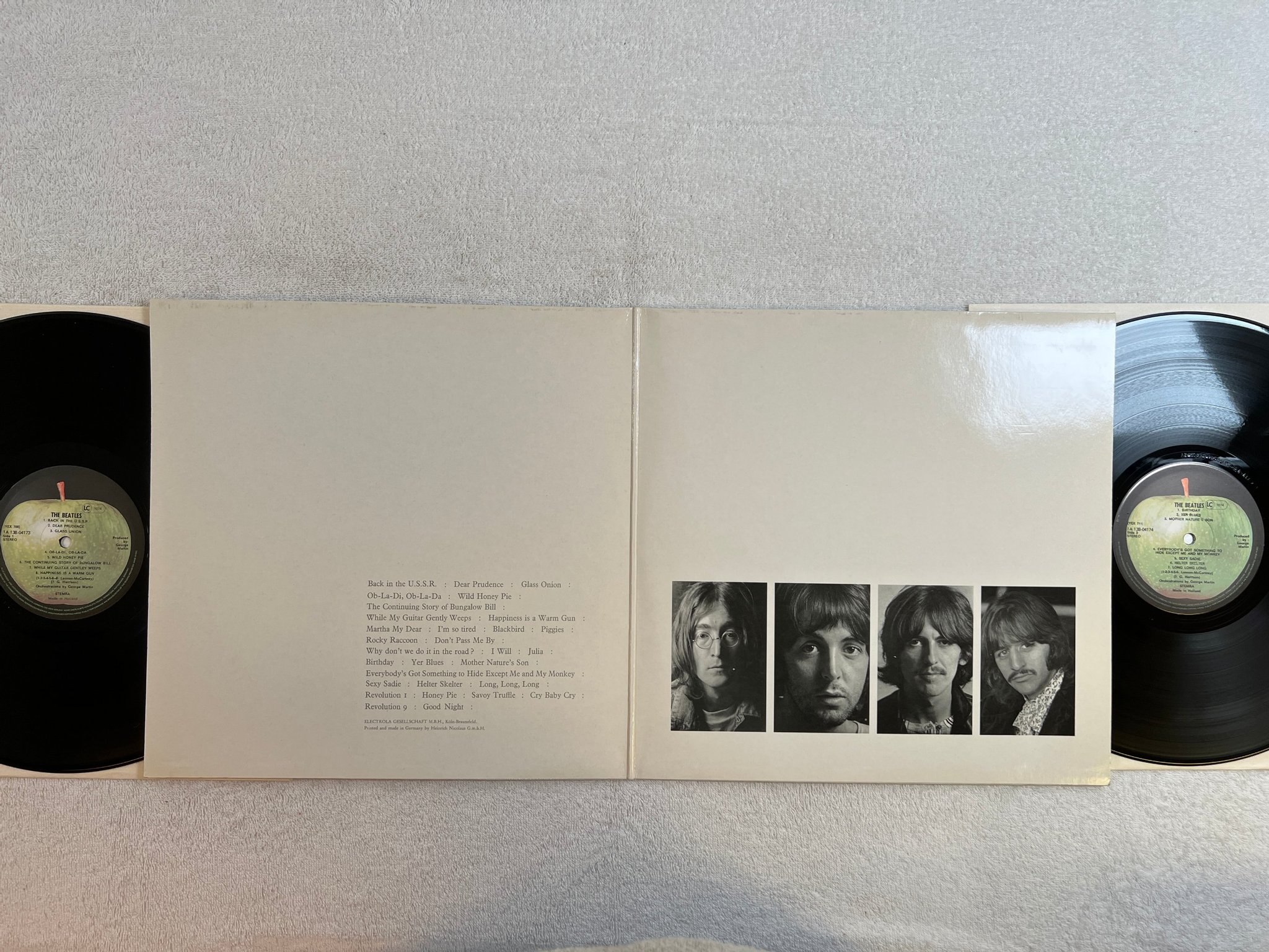 Omslagsbild för skivan THE BEATLES white album 2xLP re Ger APPLE 1C 172-04 173/74  complete w/ inserts 