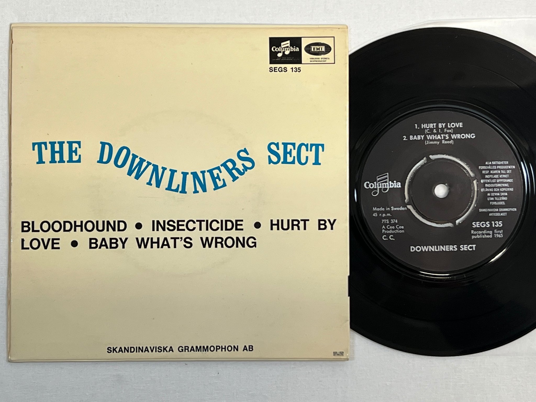 Omslagsbild för skivan THE DOWNLINERS SECT bloodhound 7"ep -65 Swe COLUMBIA SEGS 135 *** R A R E ***