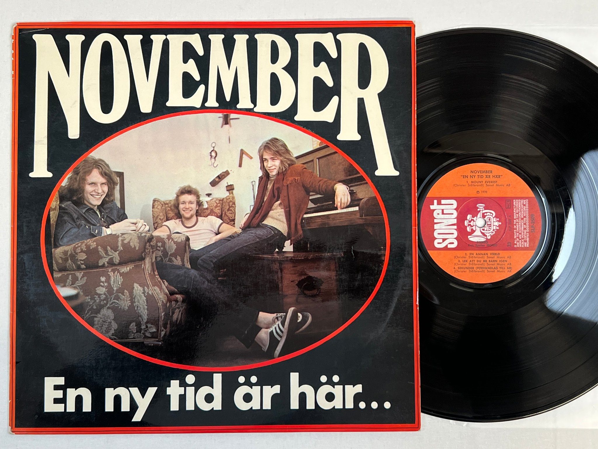 Omslagsbild för skivan ?NOVEMBER en ny tid är här LP -70 Swe SONET SLP 2509